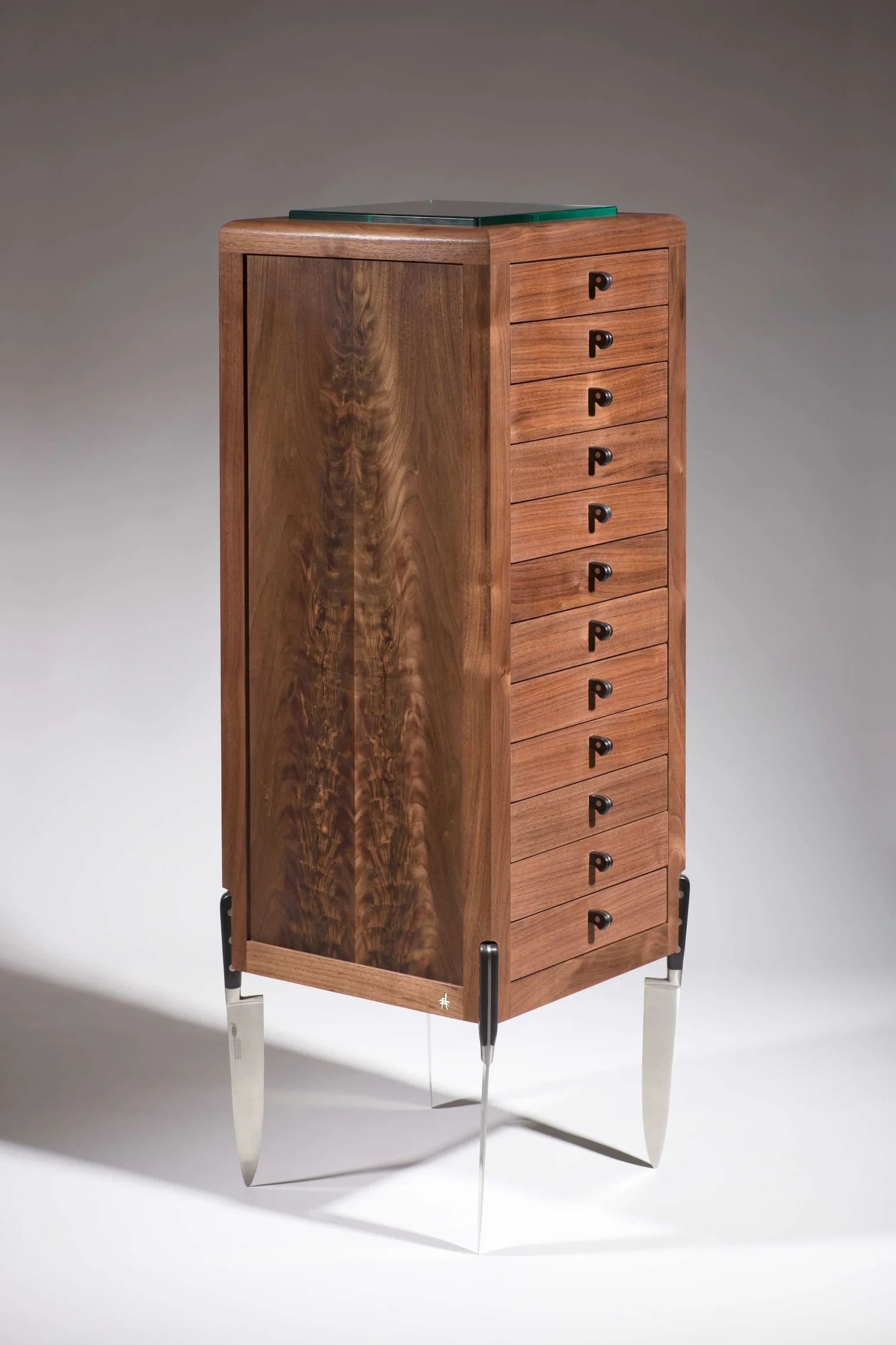 BLADE CABINET