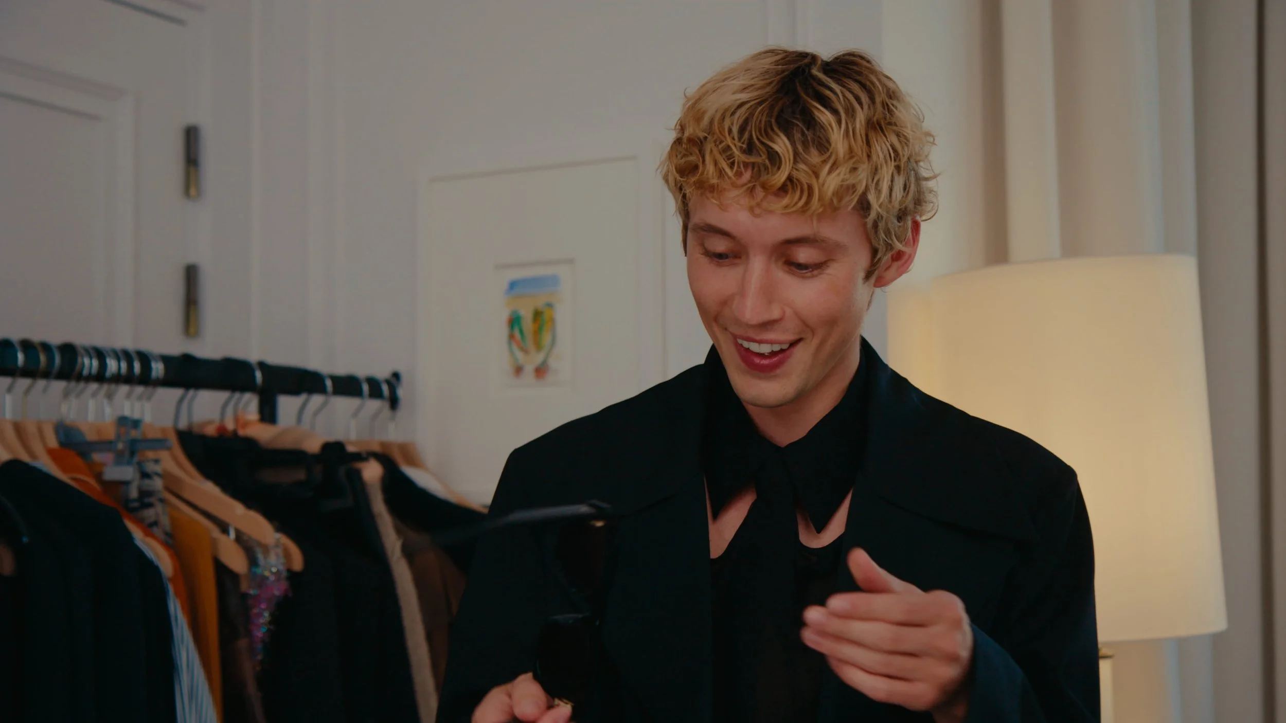 troye-sivan_1.3.2.jpg