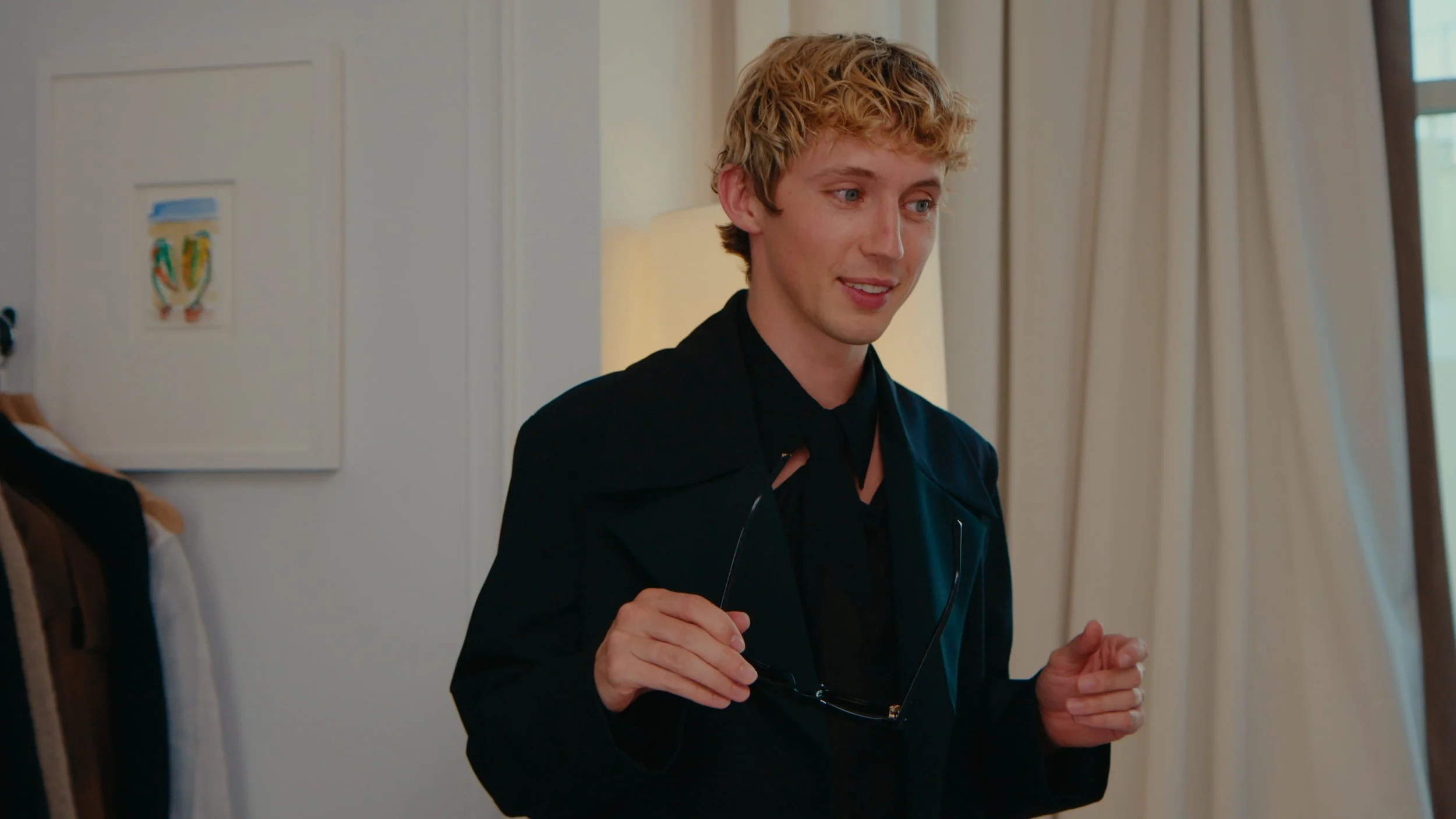 troye-sivan_1.3.3.jpg
