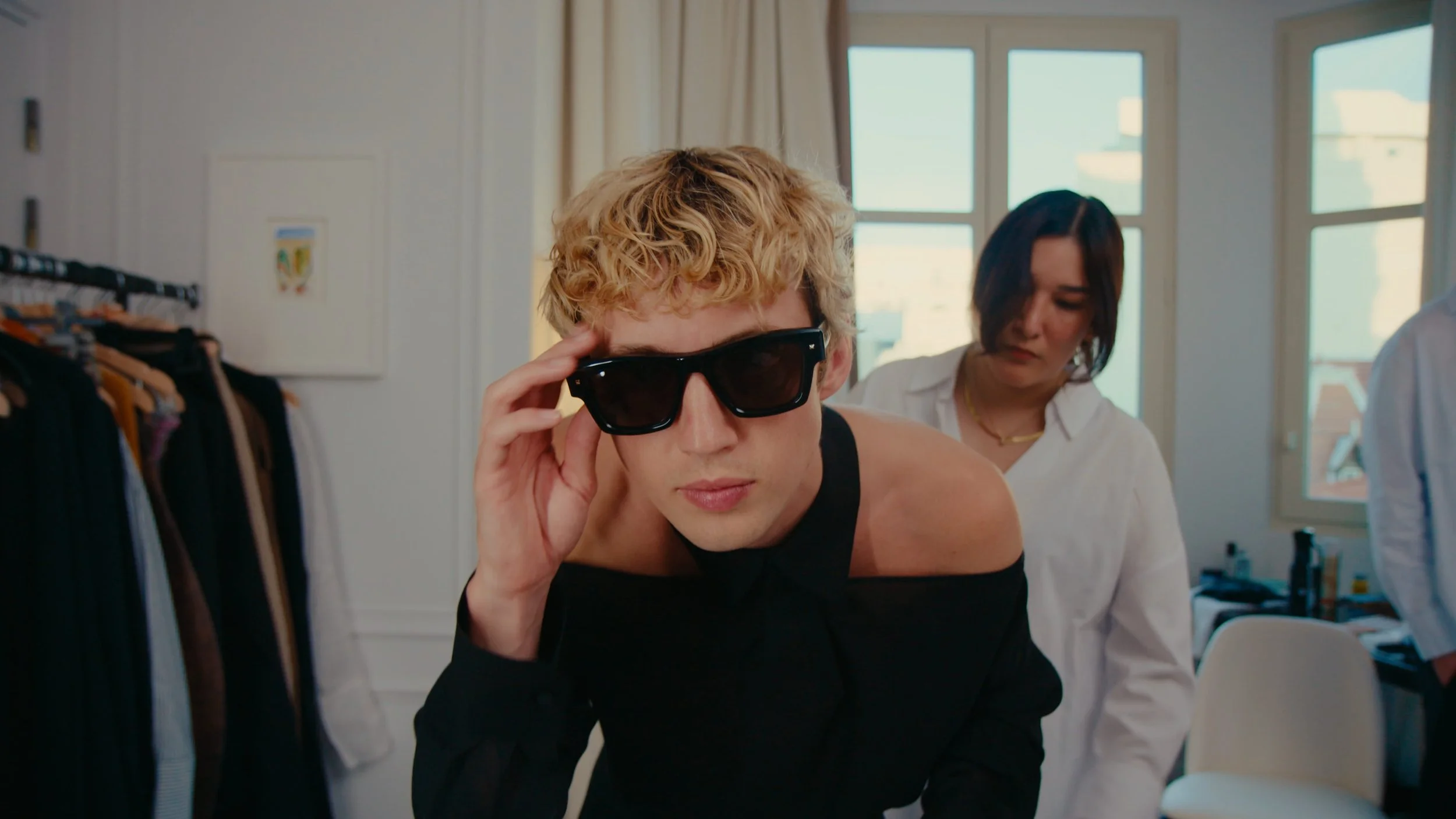 troye-sivan_1.3.4.jpg