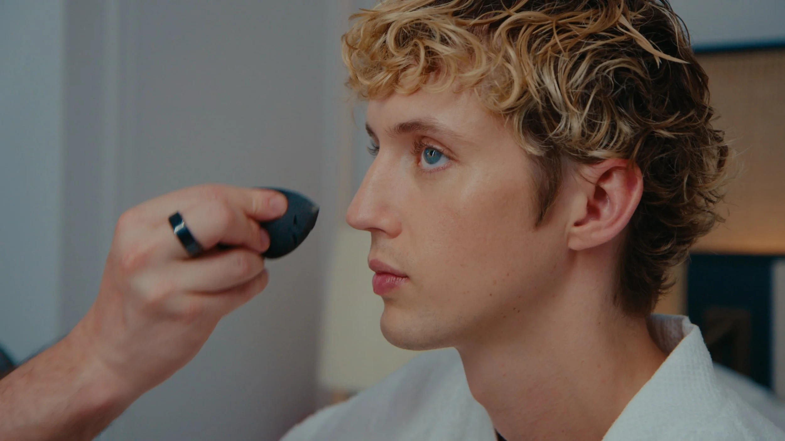 troye-sivan_1.7.2.jpg