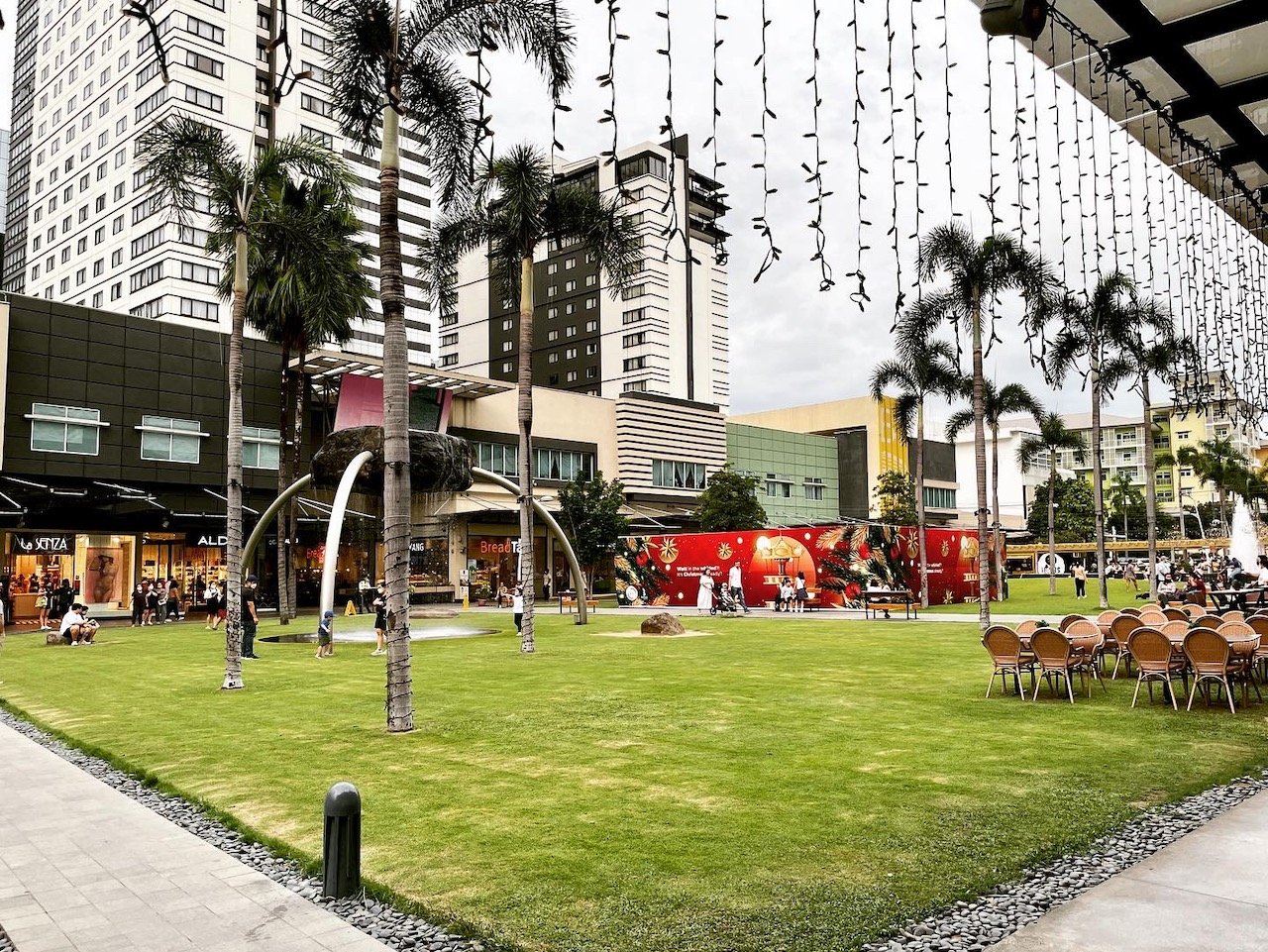 Reunions, COVID-19 Tests, and Christmas in Manila