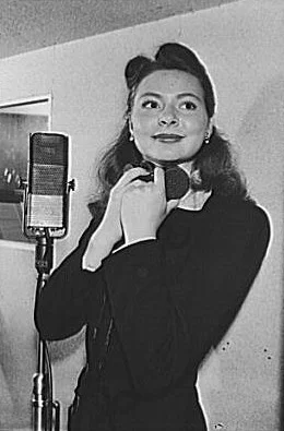 Radio Girl / Library of Congress