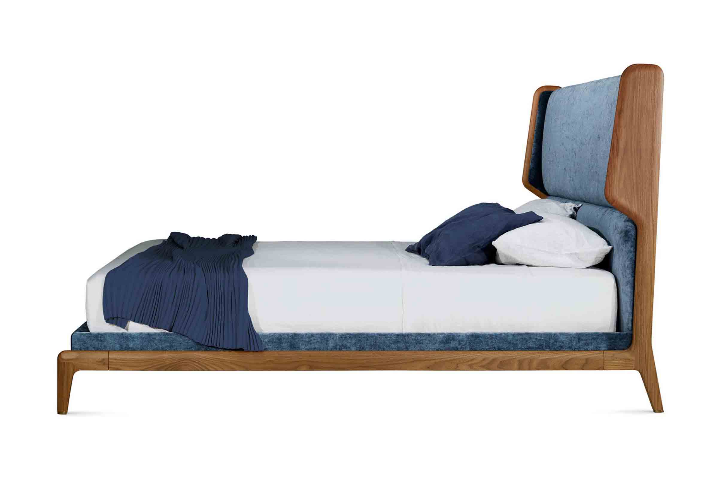 ‘Sleeping Muse’ bed designed by Roberto Lazzeroni for Ceccotti Collezioni