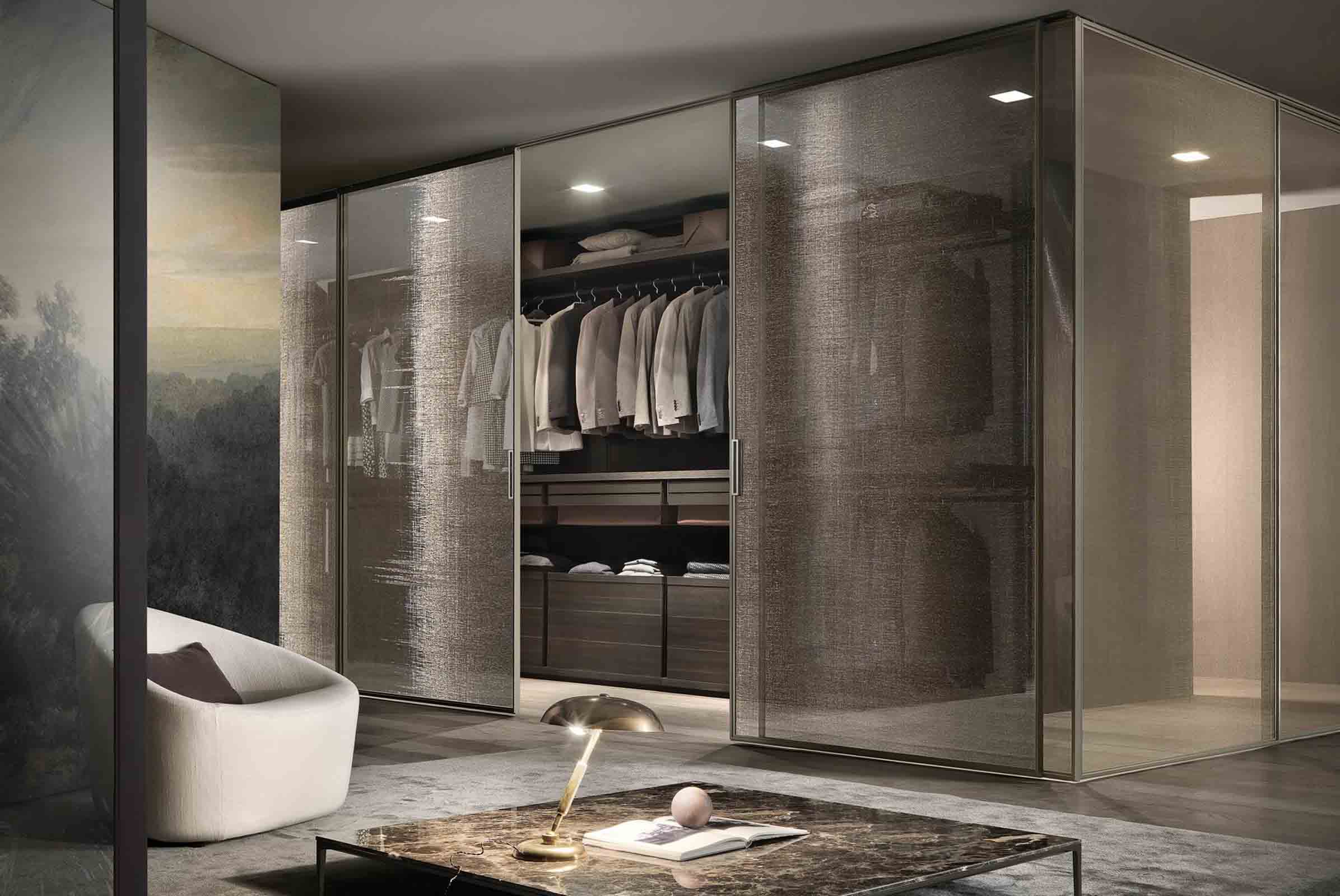 The ‘Dress Bold’ walk in wardrobe designed by Giuseppe Bavuso for Rimadesio