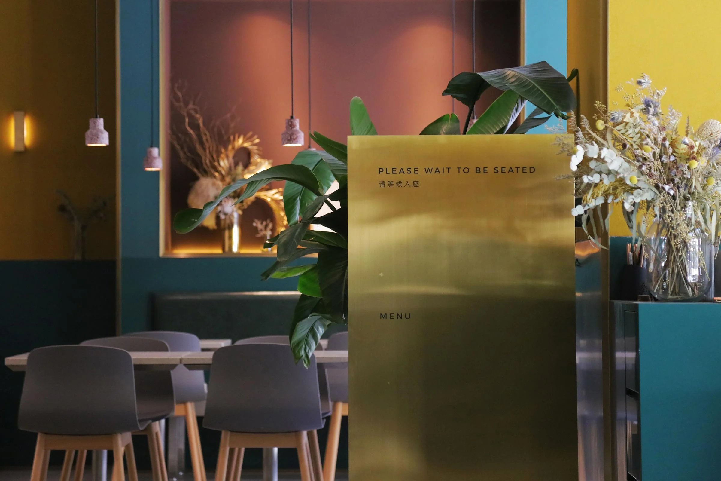 00-入口等待区-Waiting-area-near-entrance.jpg