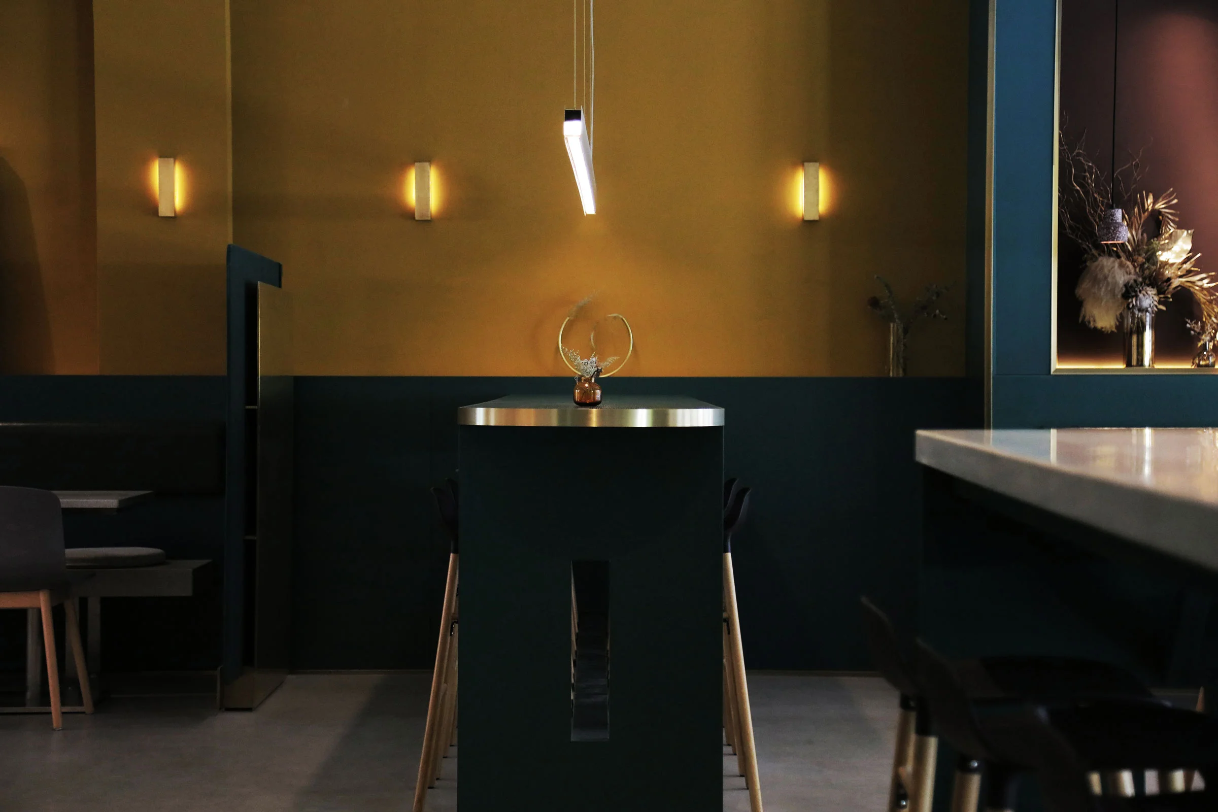 06-高分享桌-High-communal-table-1.jpg