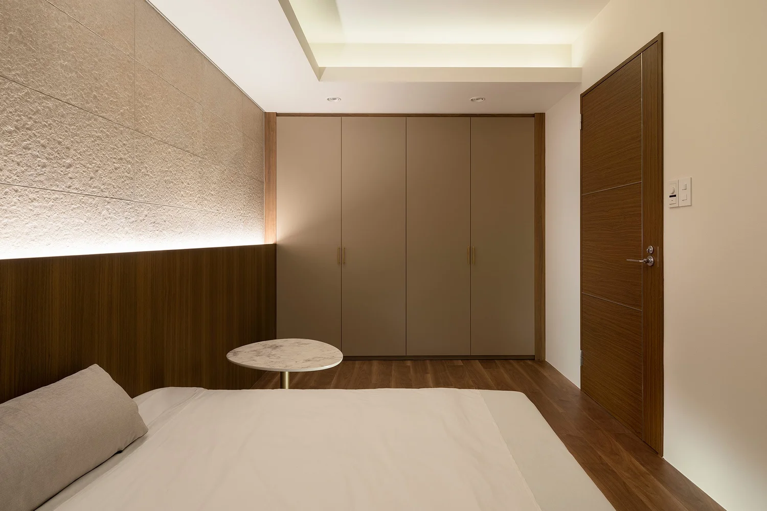 Interiors - Minimal Japanese Designer Apartment in Yokohama Japan by ...