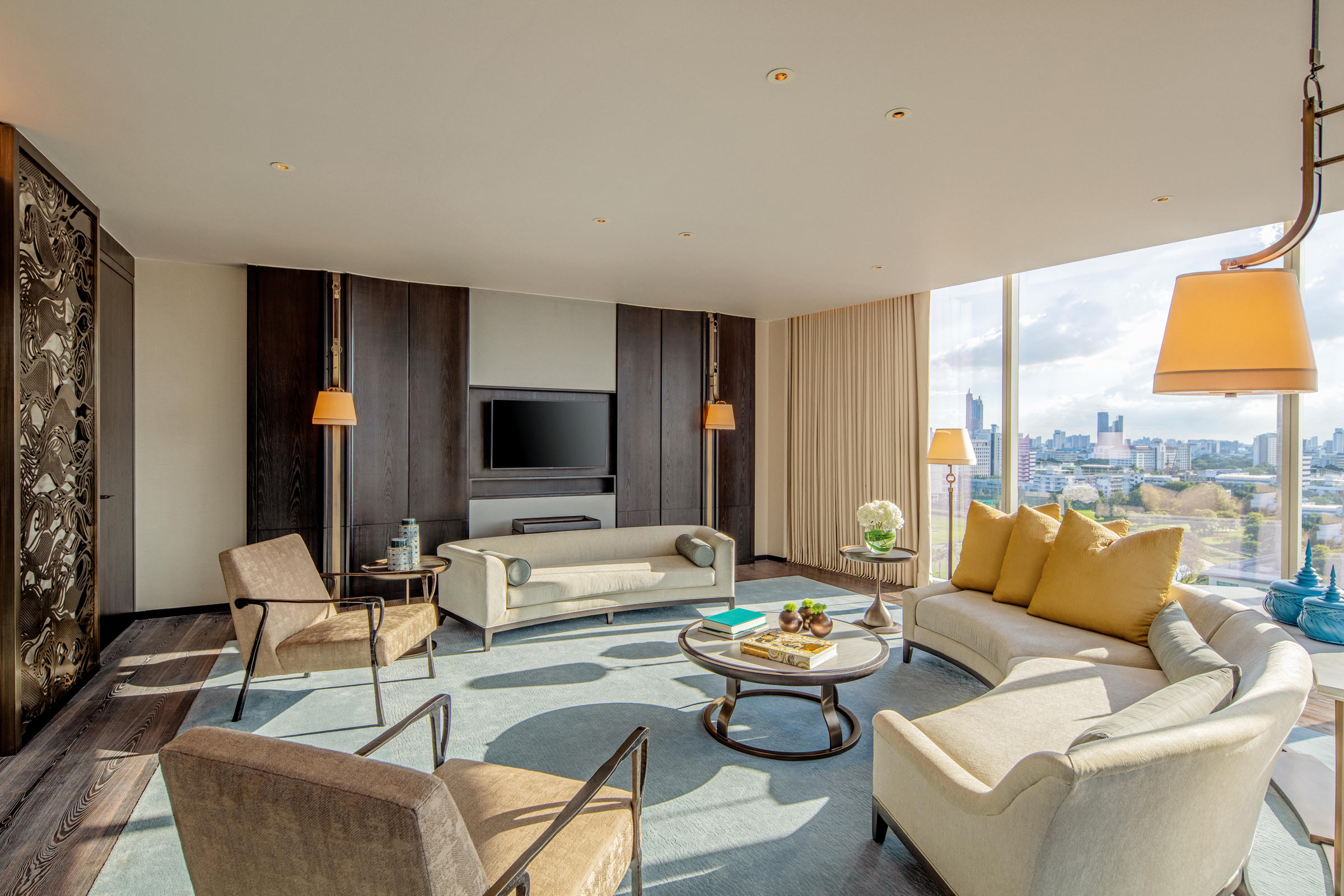 EXCLUSIVE-IMAGE-Waldorf-Astoria-Bangkok_EXCLUSIVE-IMAGE-Waldorf-Suite-Living-Area.jpg