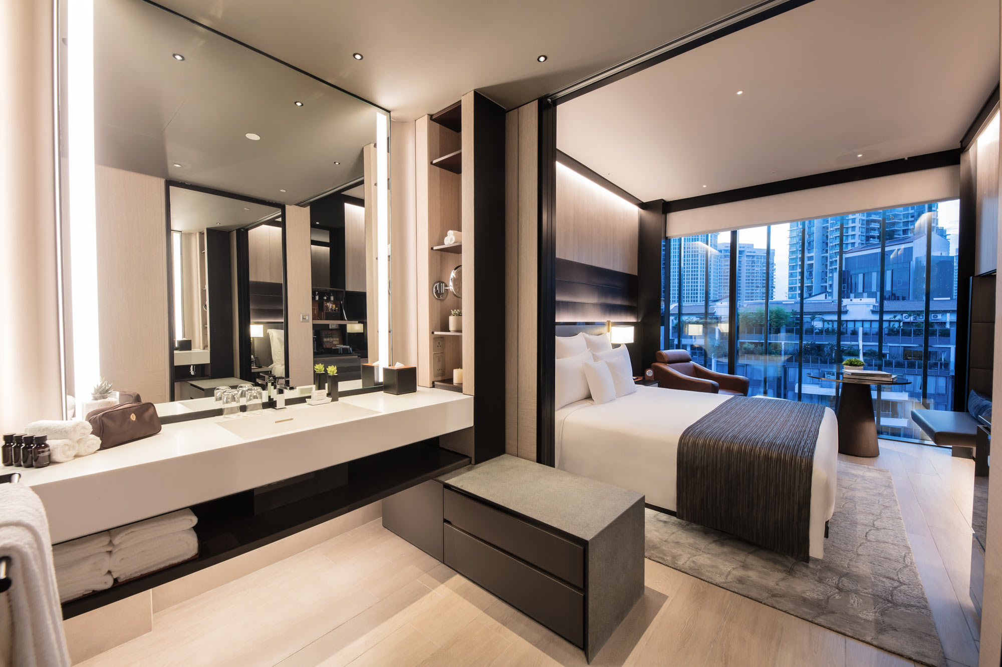 InterContinental-Singapore-Robertson-Quay_Studio-King.jpg