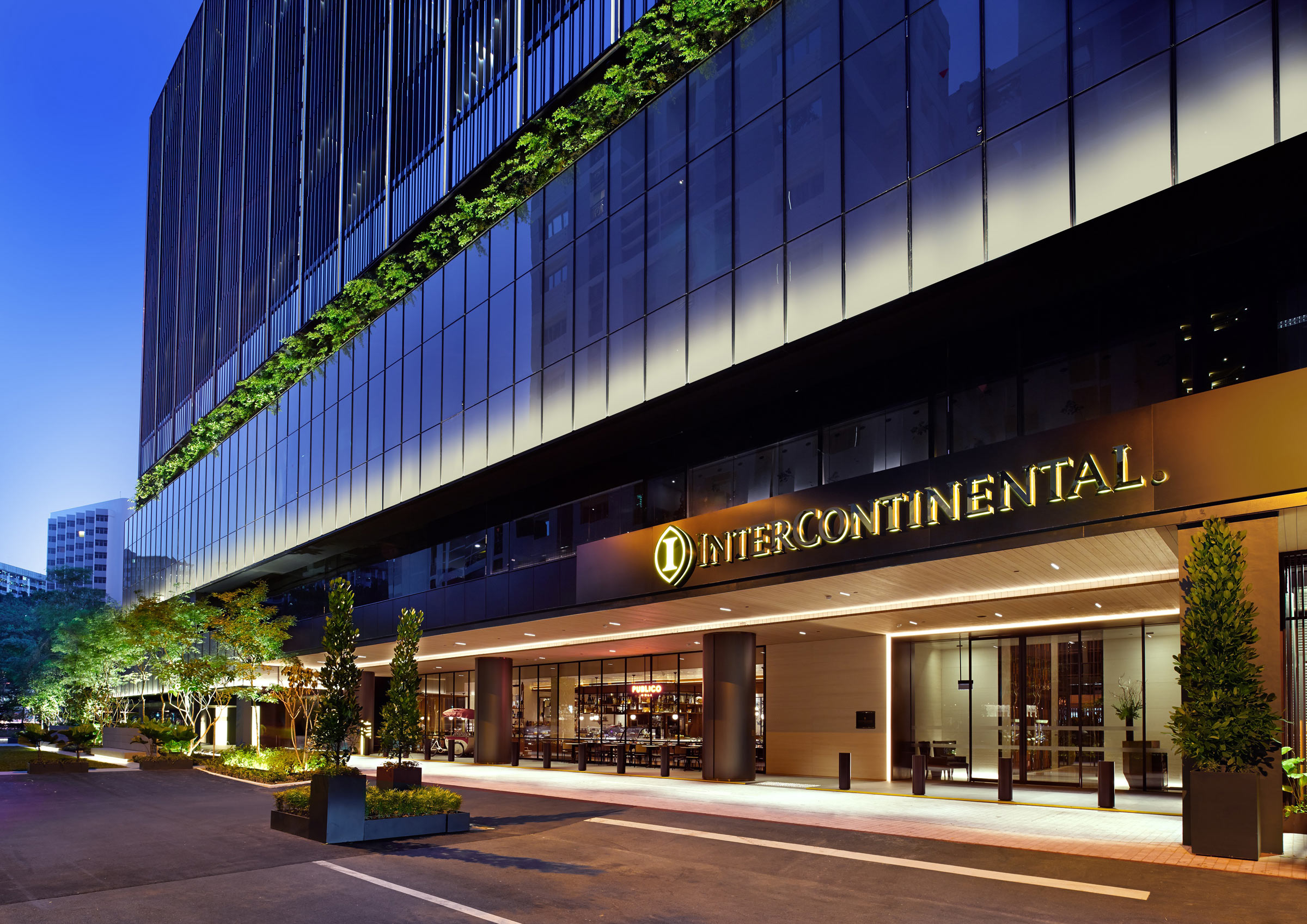 InterContinental-Singapore-Robertson-Quay_Driveway.jpg
