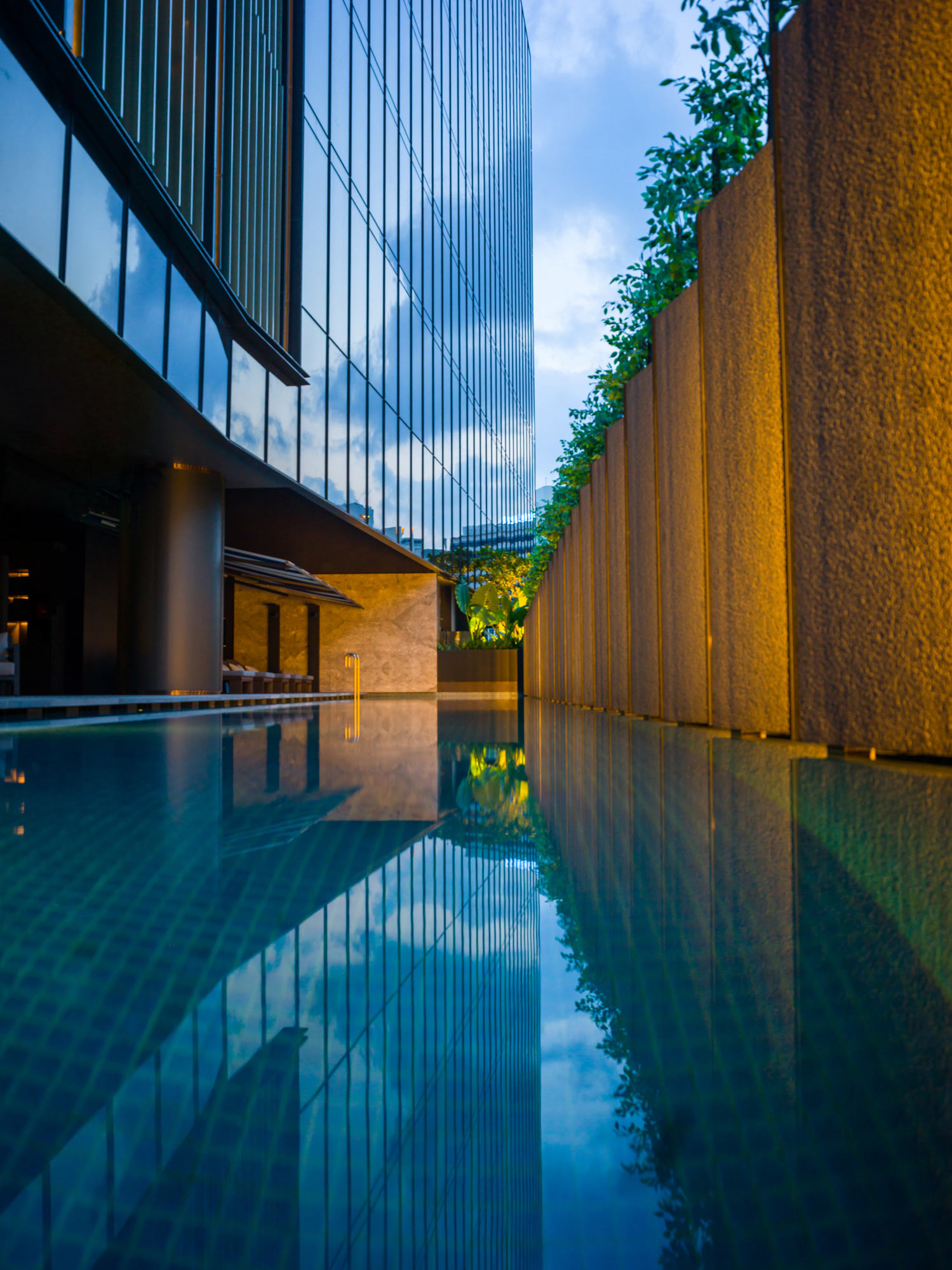 InterContinental-Singapore-Robertson-Quay_Pool.jpg