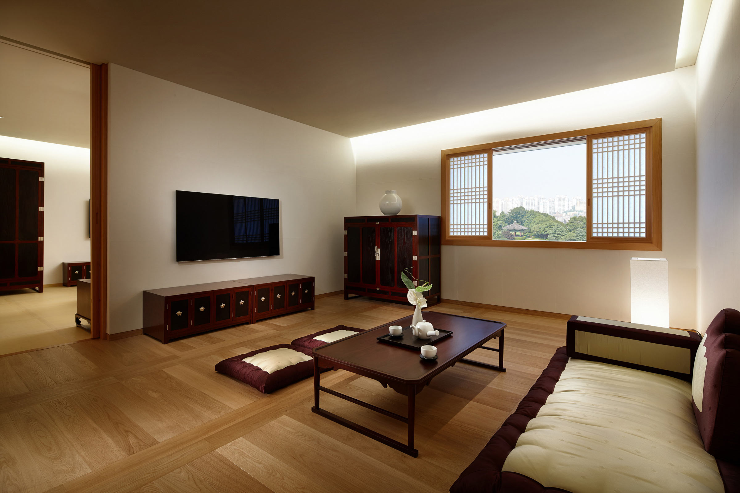 The-Shilla-Seoul_Korean-Suite-Living-Room.jpg