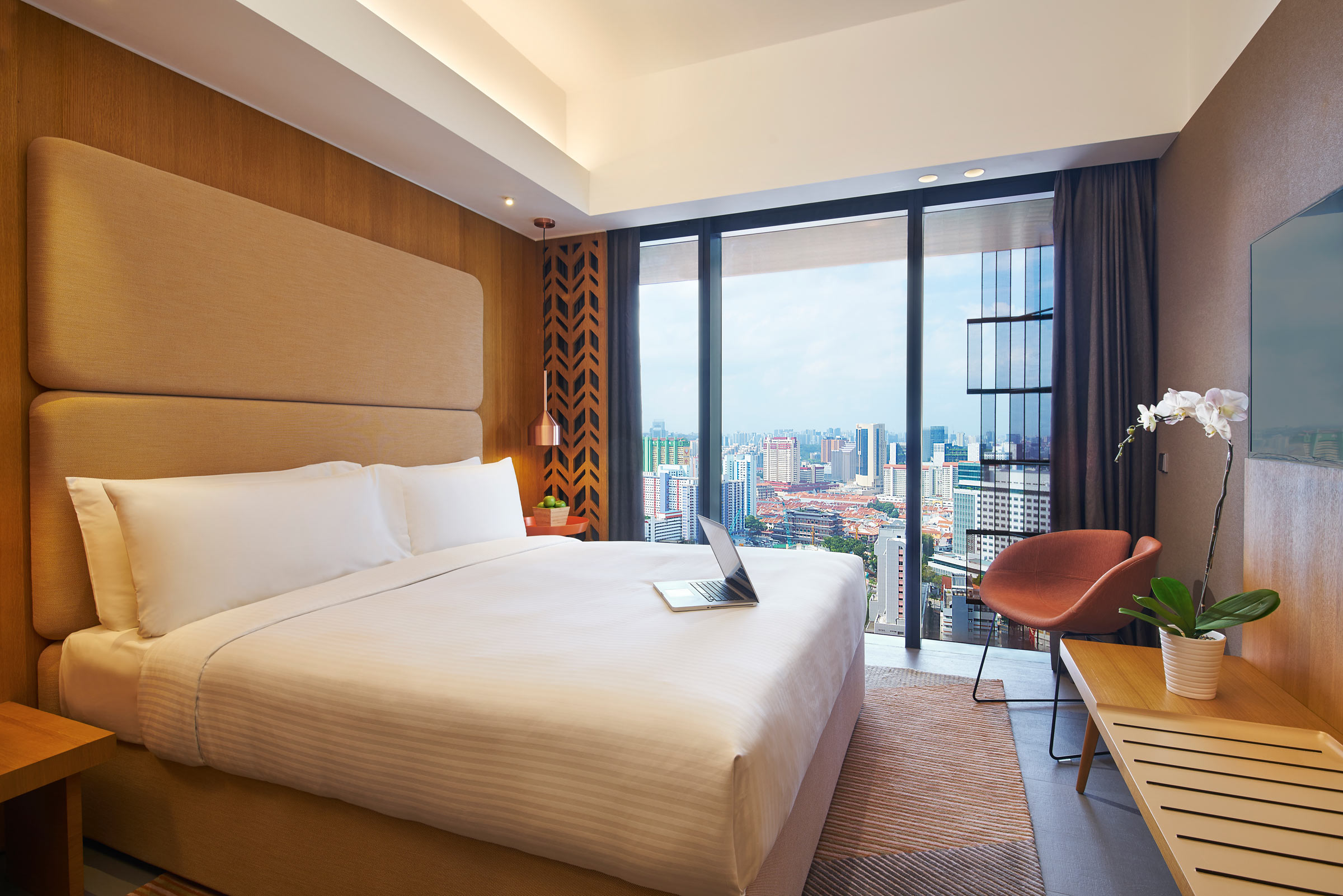 Oasia-Hotel-Downtown,-Singapore---Deluxe-Room.jpg