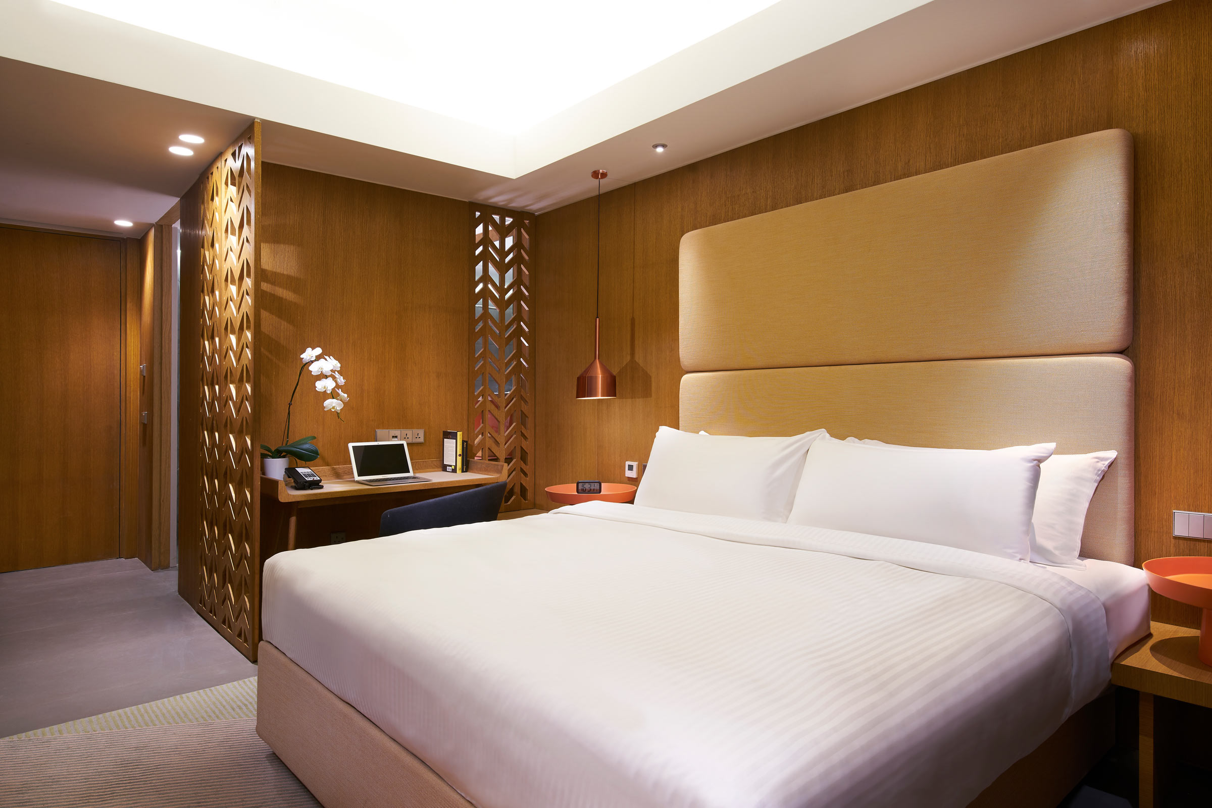 Oasia-Hotel-Downtown,-Singapore---Superior-Room_KING.jpg