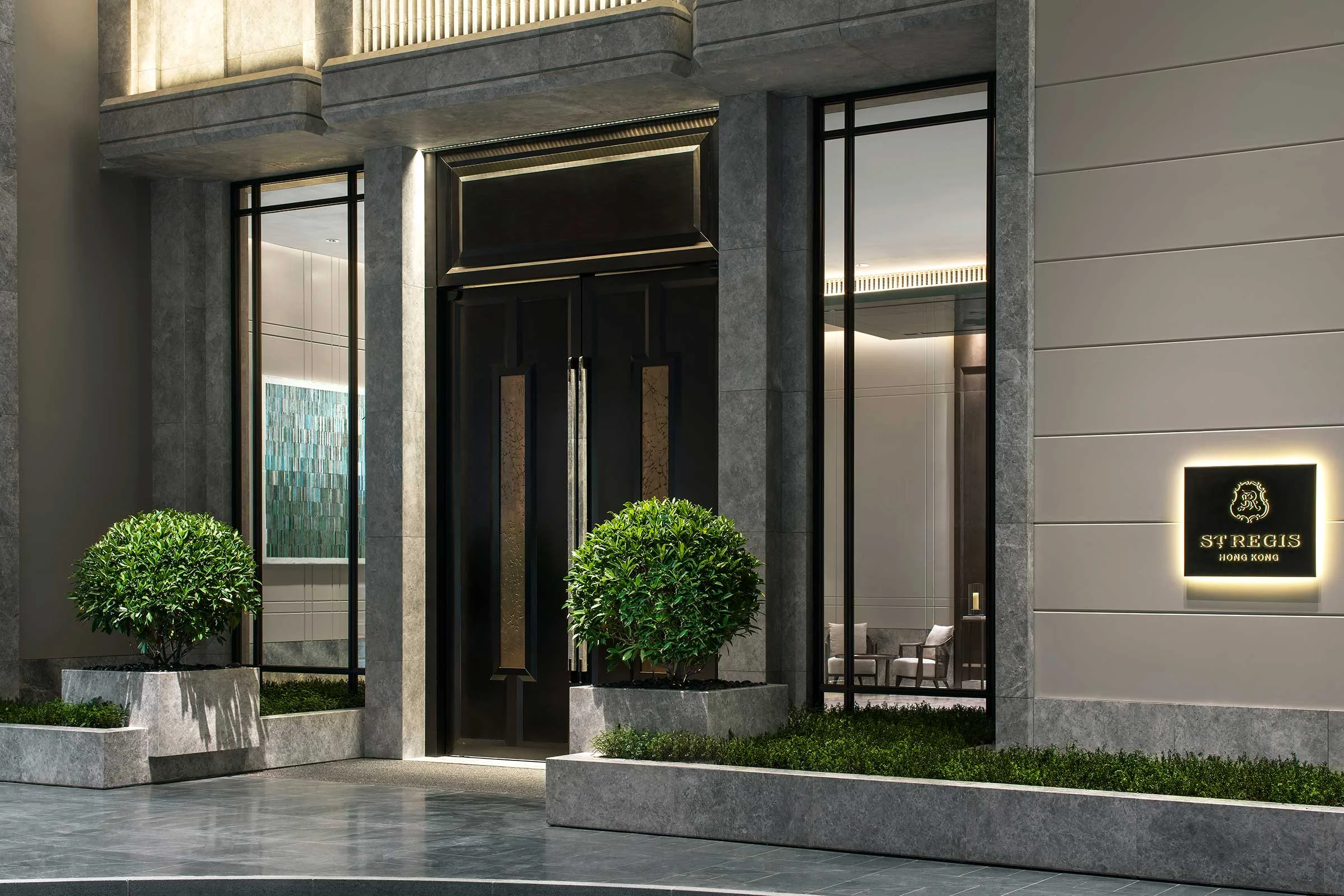 St.RegisHongKong,-Hotel-Entrance-Close.jpg
