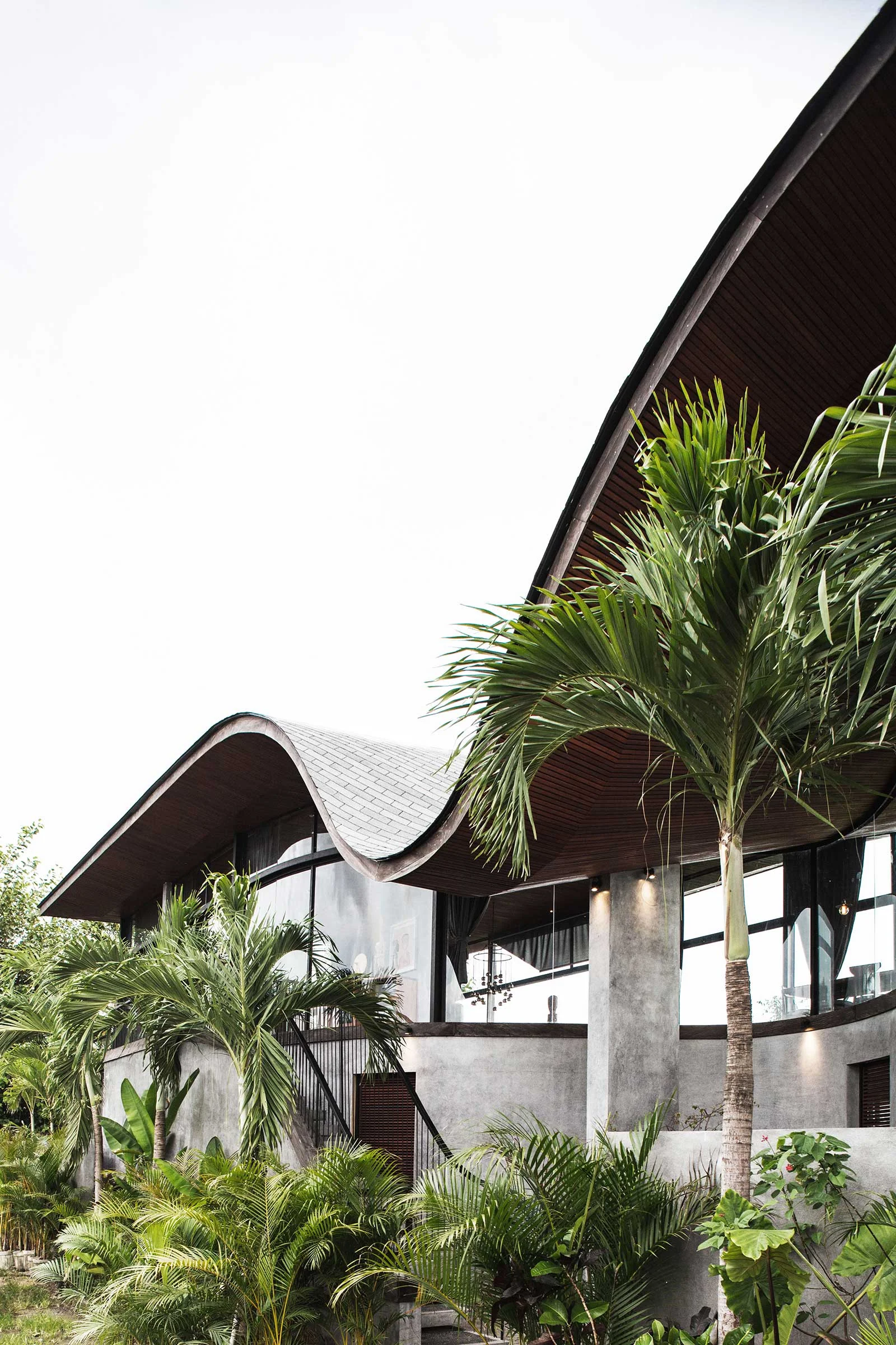 Flow-House---Exteriors-(16-of-19).jpg