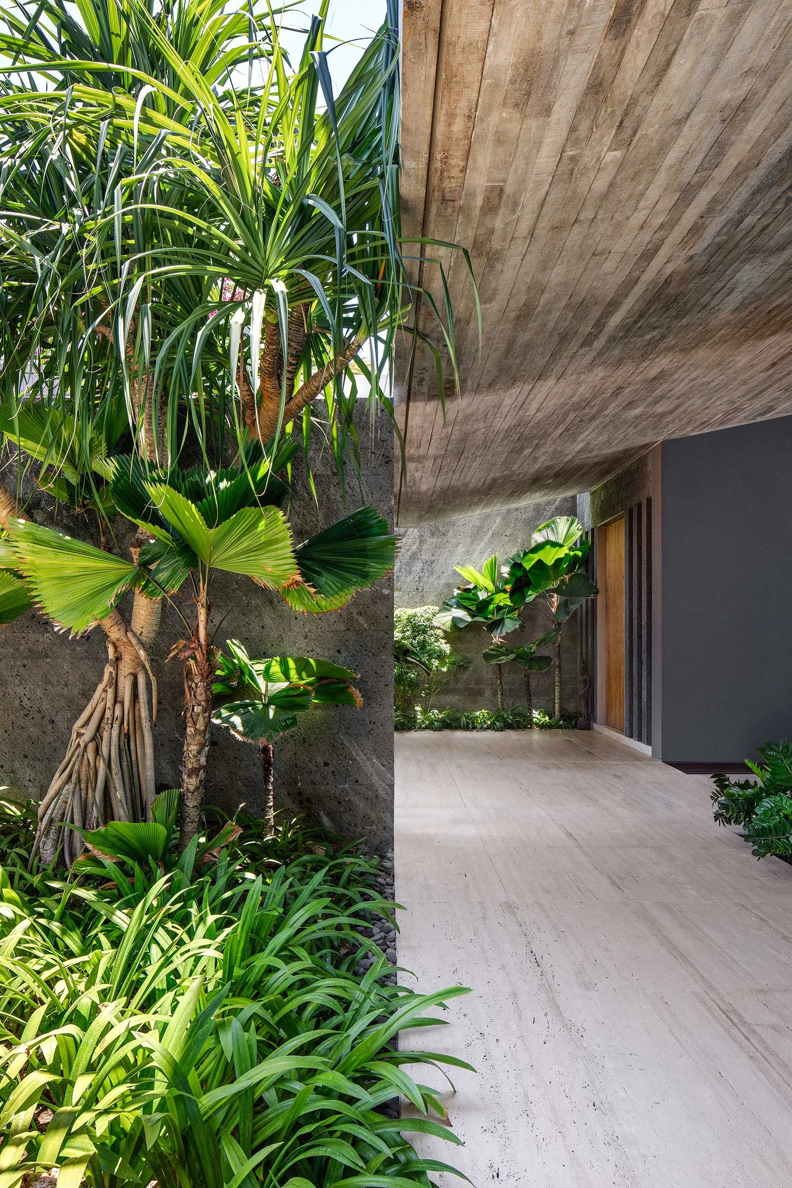 ID_Uluwatu_Int_001_001_al_HR.jpg