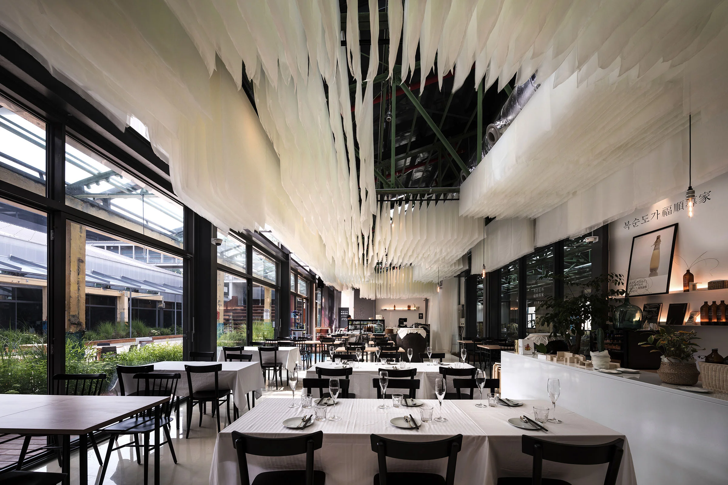 Boksoondoga-F1963-RestaurantF1963-이미지.jpg