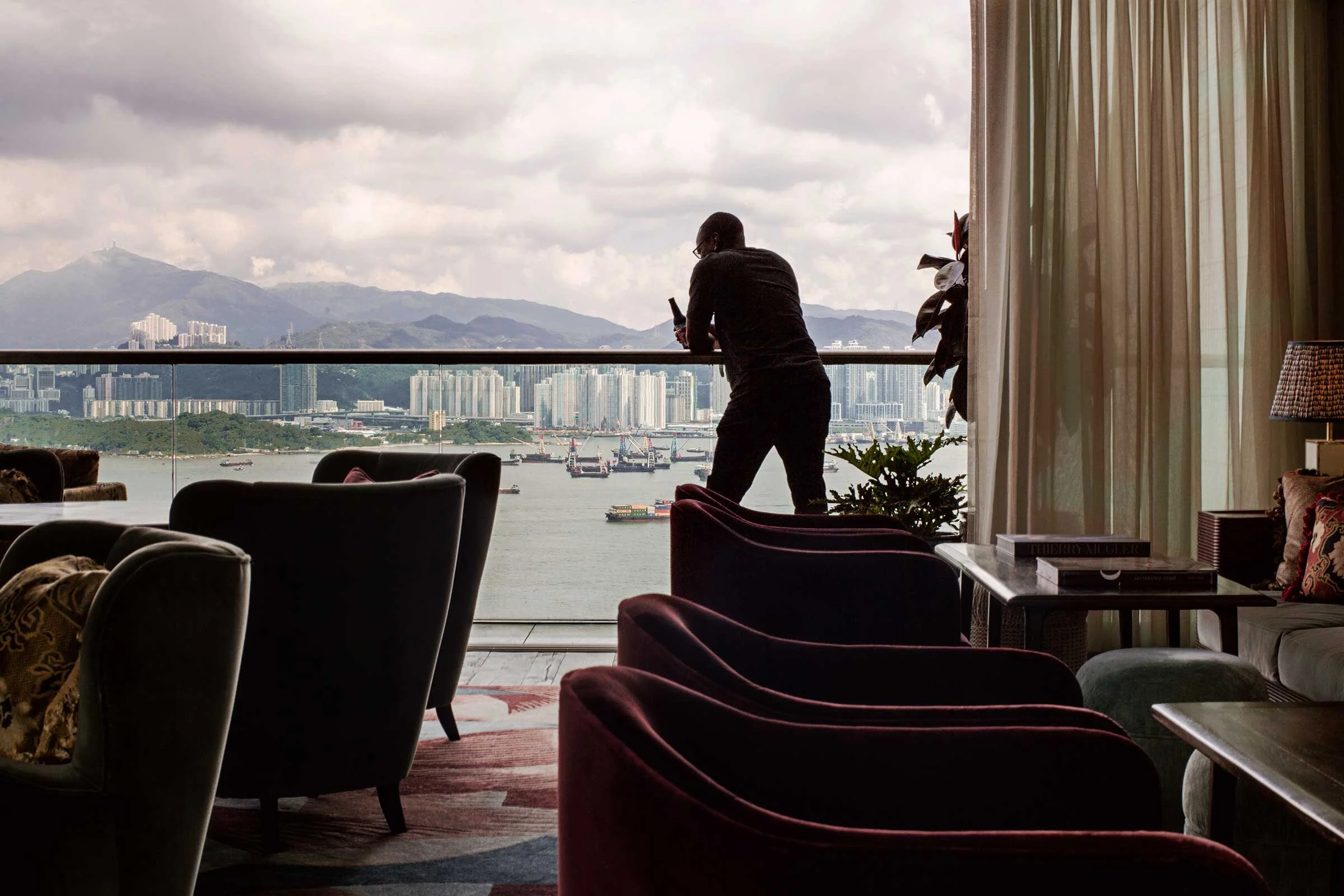 SHHK-Main-Bar-(Harbour-Room)-2.jpg