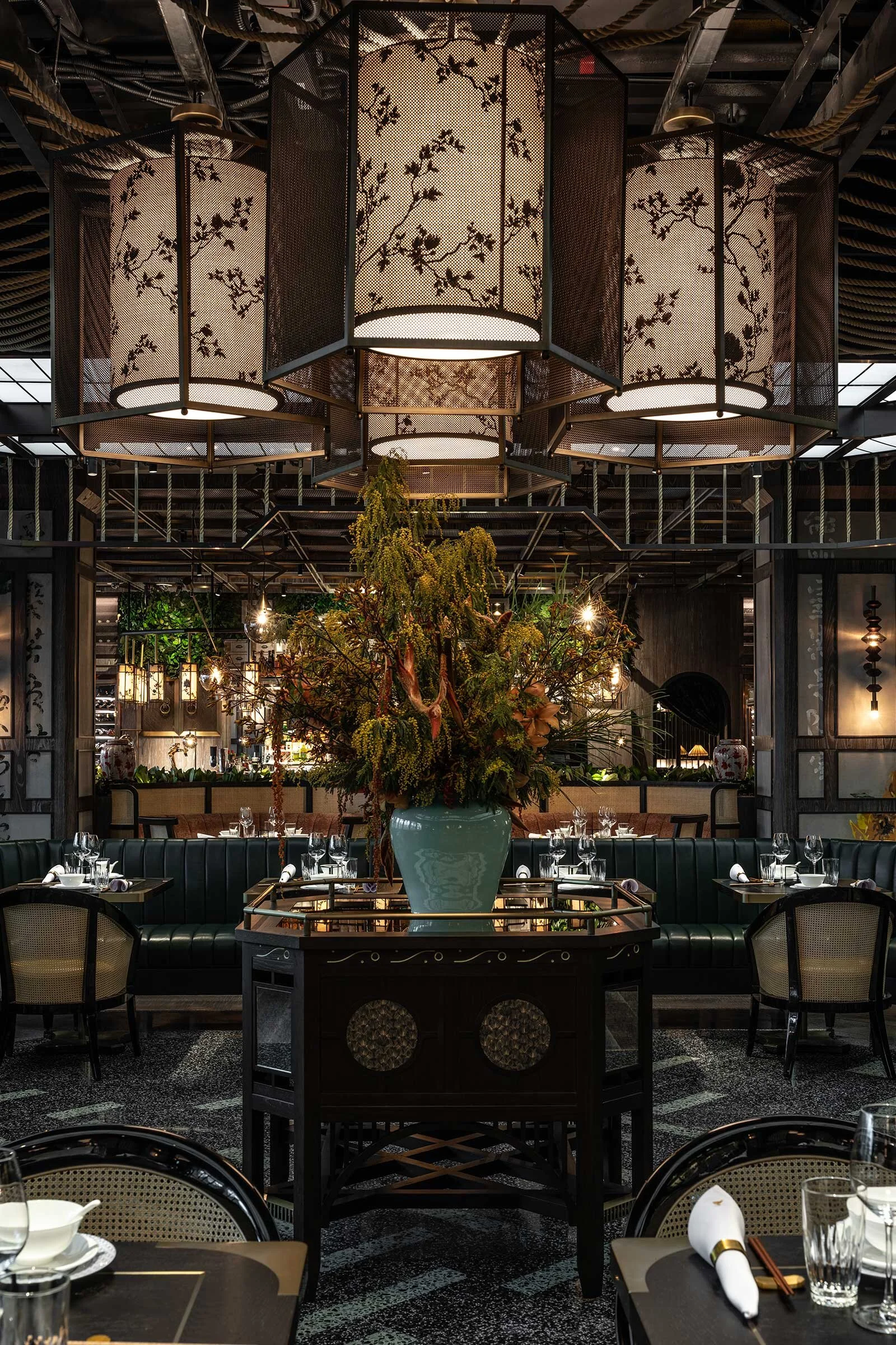 Mott 32 Opens at Marina Bay Sands — Design Anthology