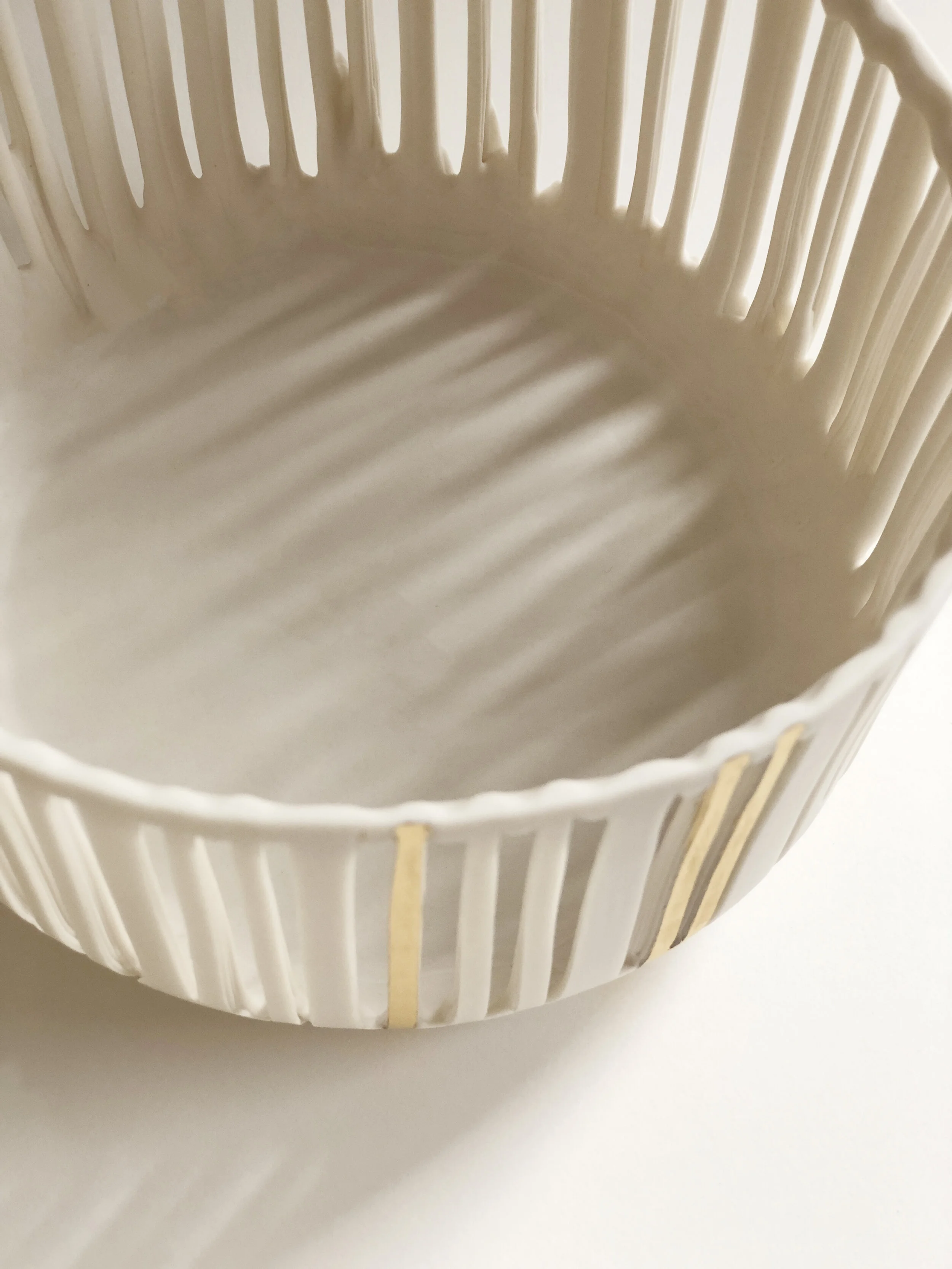 Linea porcelain bowl by Baea
