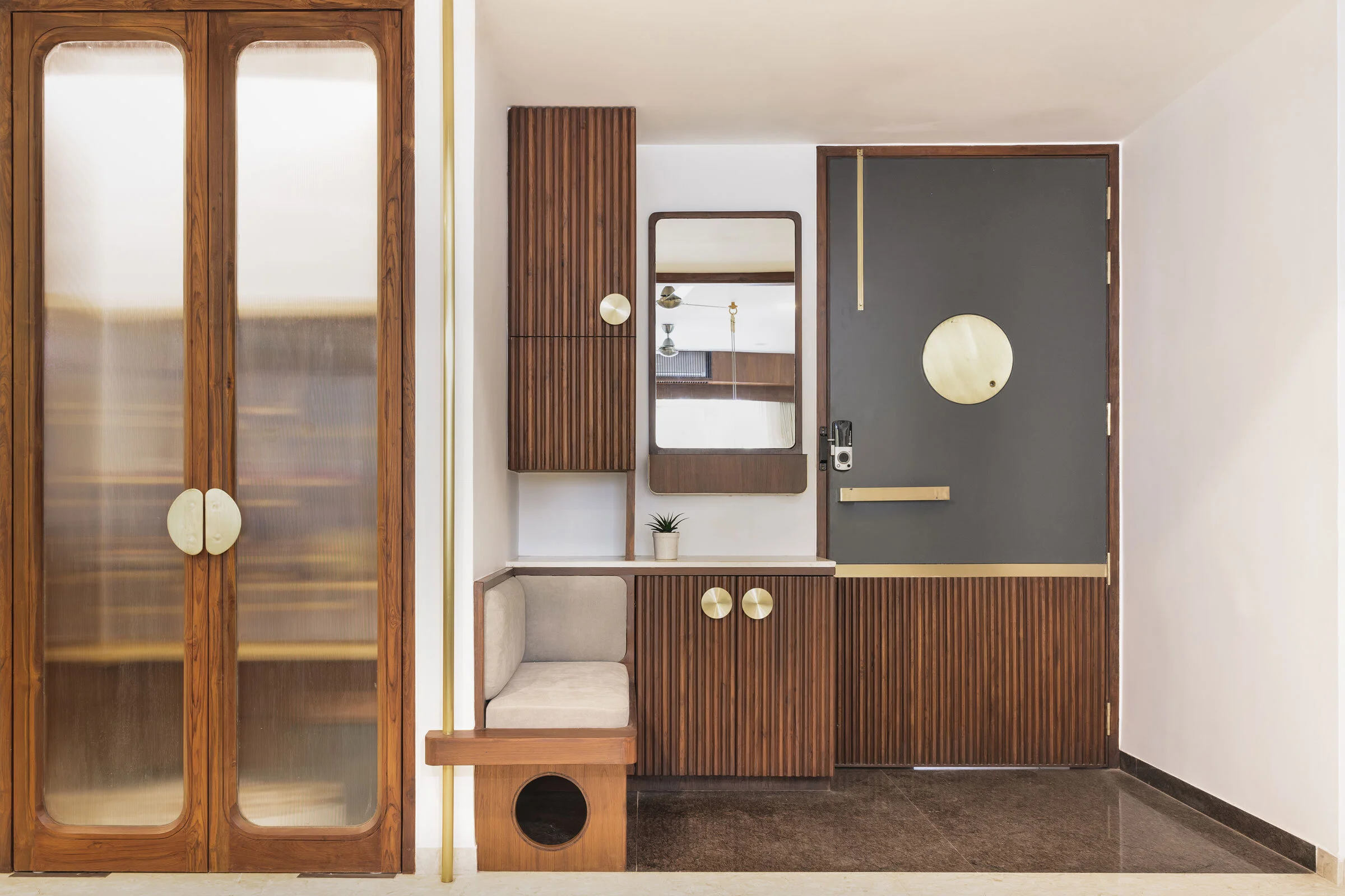 Luxury Home in Ahmedabad India Apartment Interior Design by Ni Dukaan ...