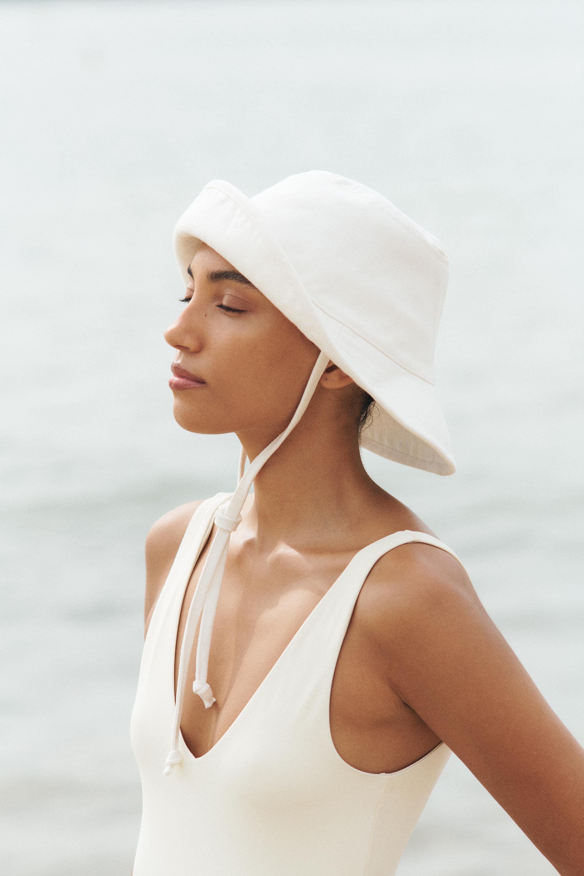 Vacation Mode: Our Editors’ Pick of Holiday Essentials