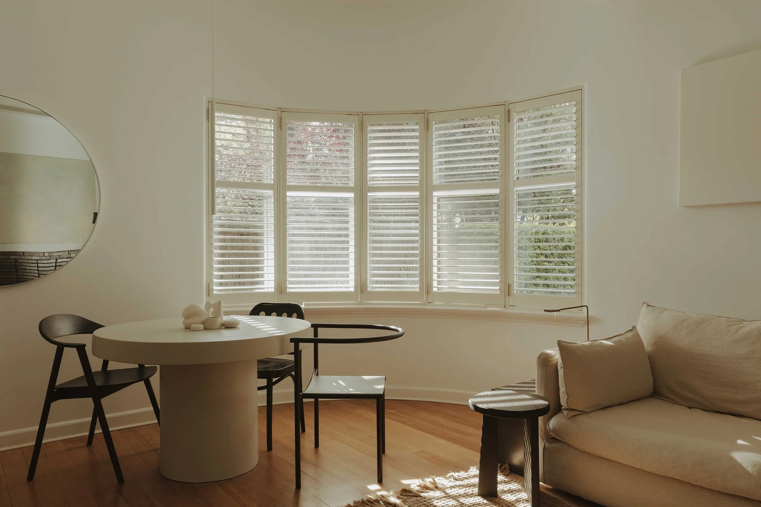 The 1930s Handshake Hidden in a Millswood Apartment