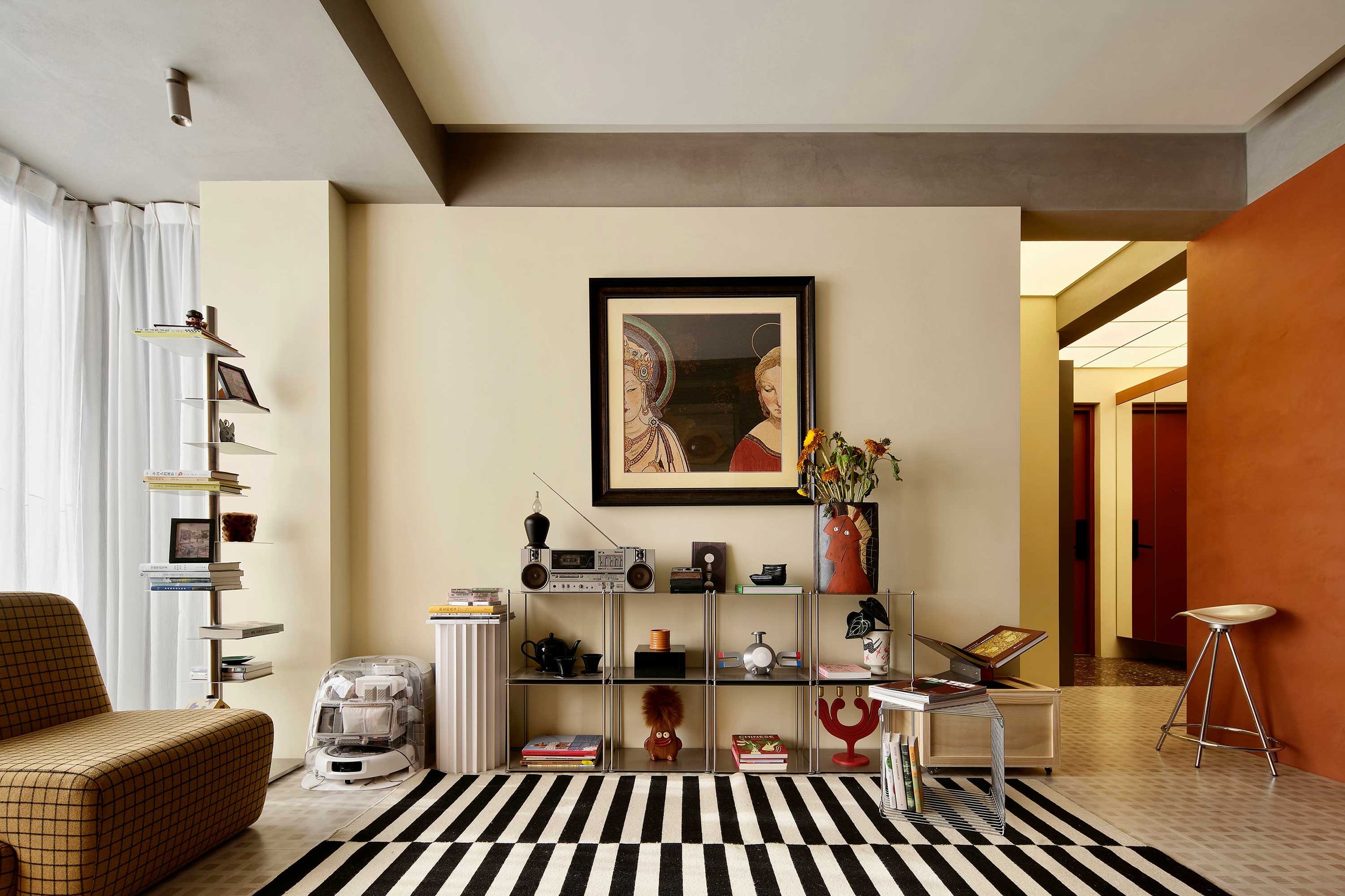 A Shanghai Flat That Takes Its Cues From 2001: A Space Odyssey