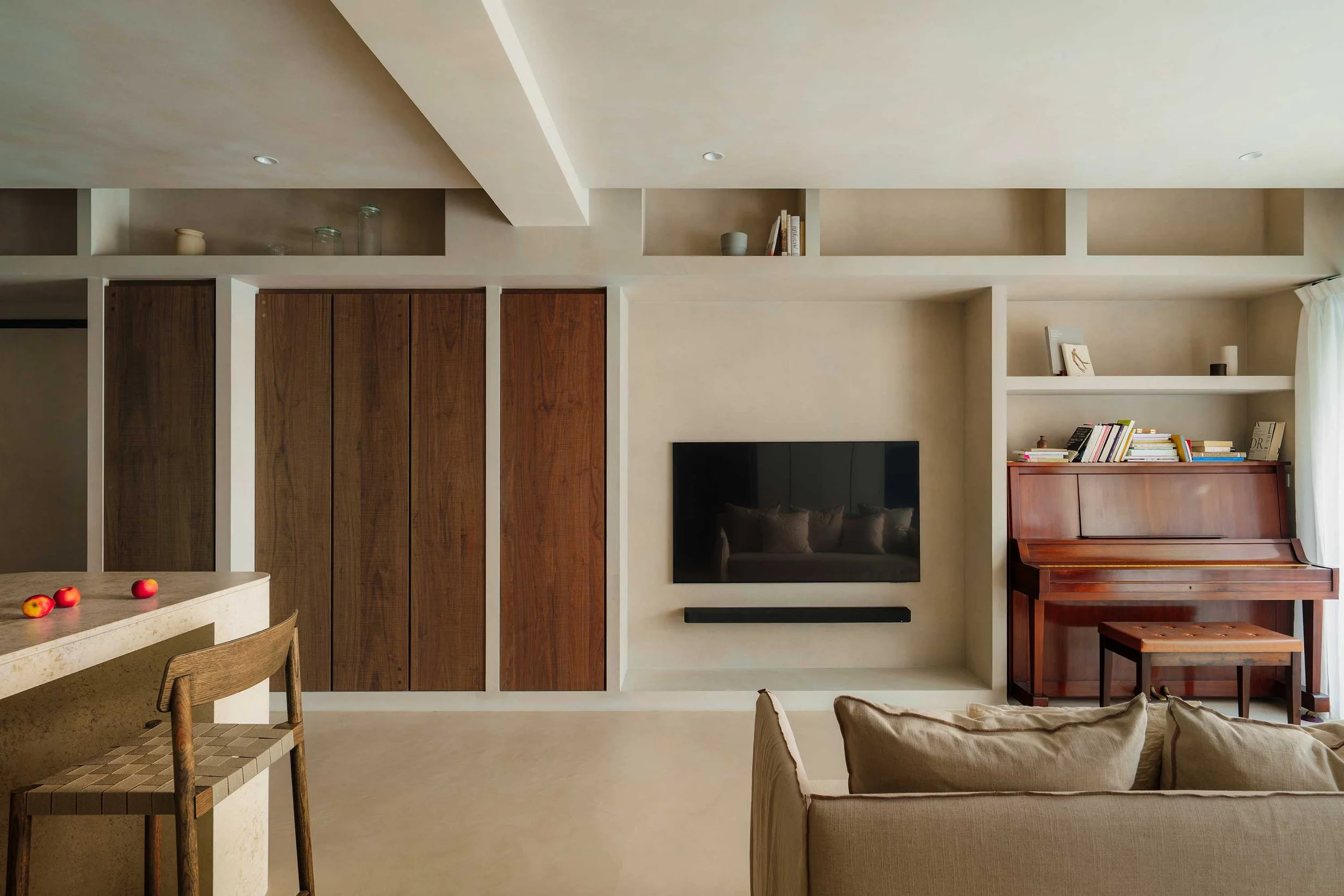 A Taiwan Apartment that Embeds Memory into a New Space