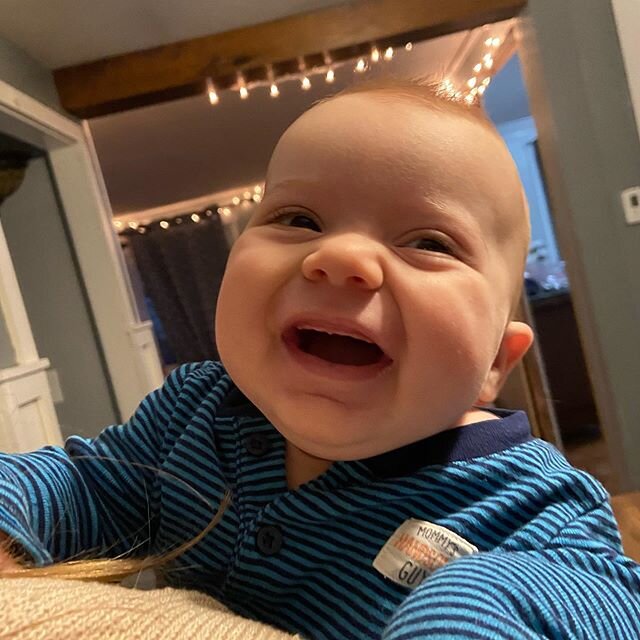 Here&rsquo;s to starting off the week with sweet smiles and giggles!
#enjoytheday #babygiggles #babyboy #littlebrother #dontblink #doulasandmomsmakegreatfriends #connecticutdoula