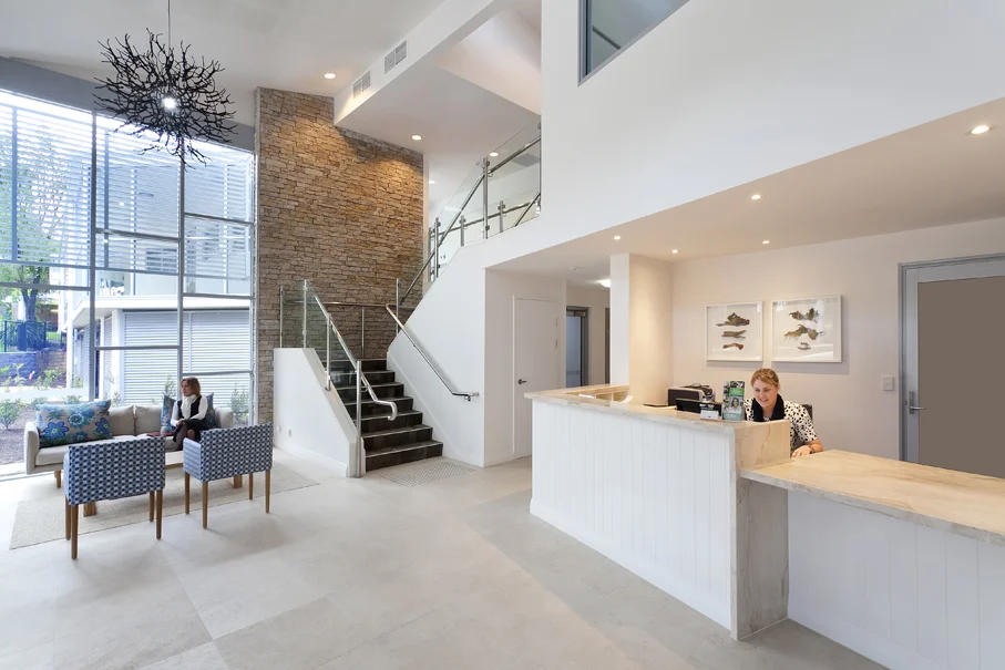 foyer 1.jpg