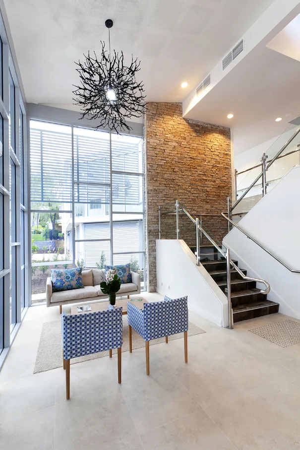 foyer 2.jpg
