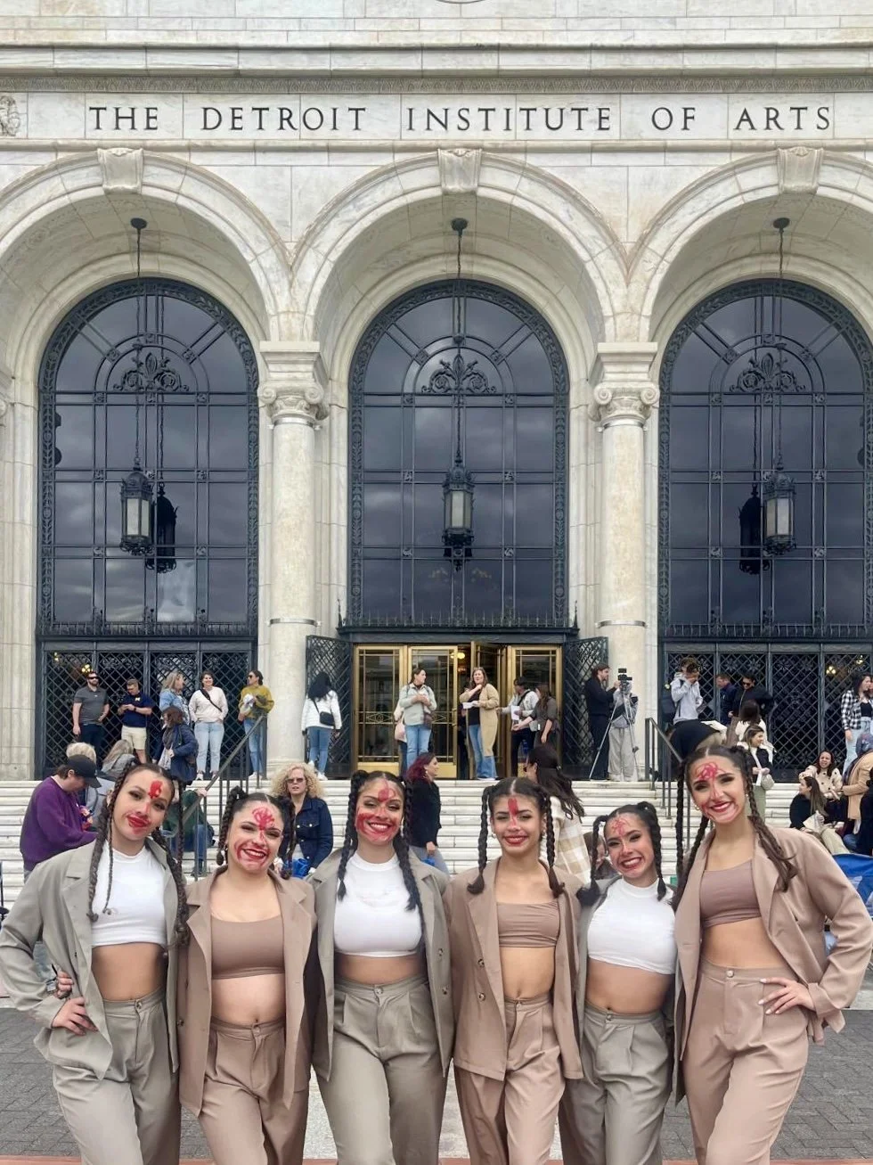 Puro teatro,  Aura González - Innovaciones Danzares, inc.