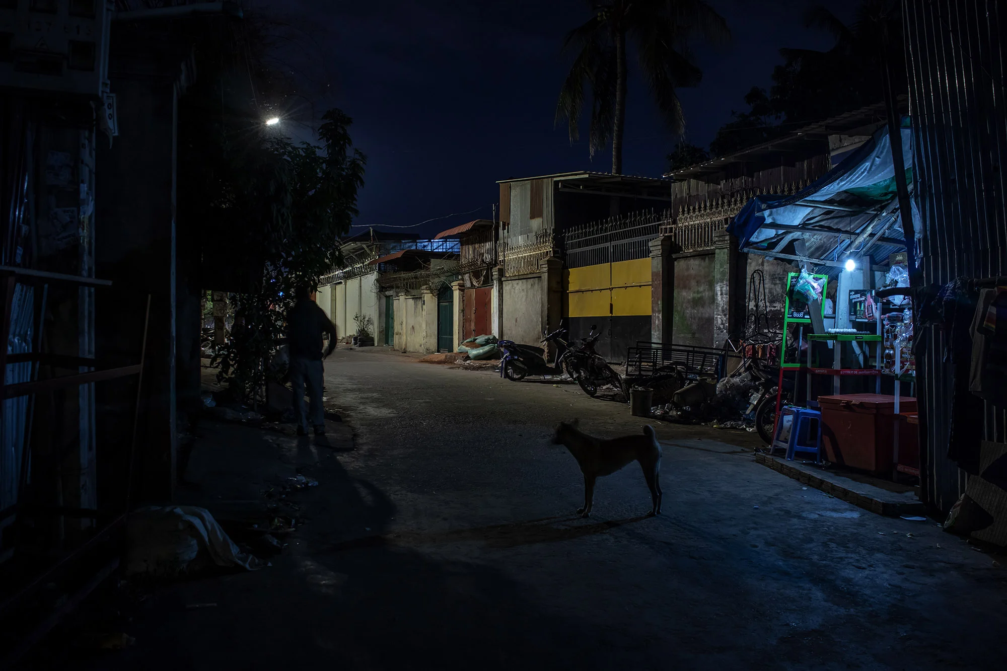 phnom_penh_night_img_6272_46127384232_o.jpg