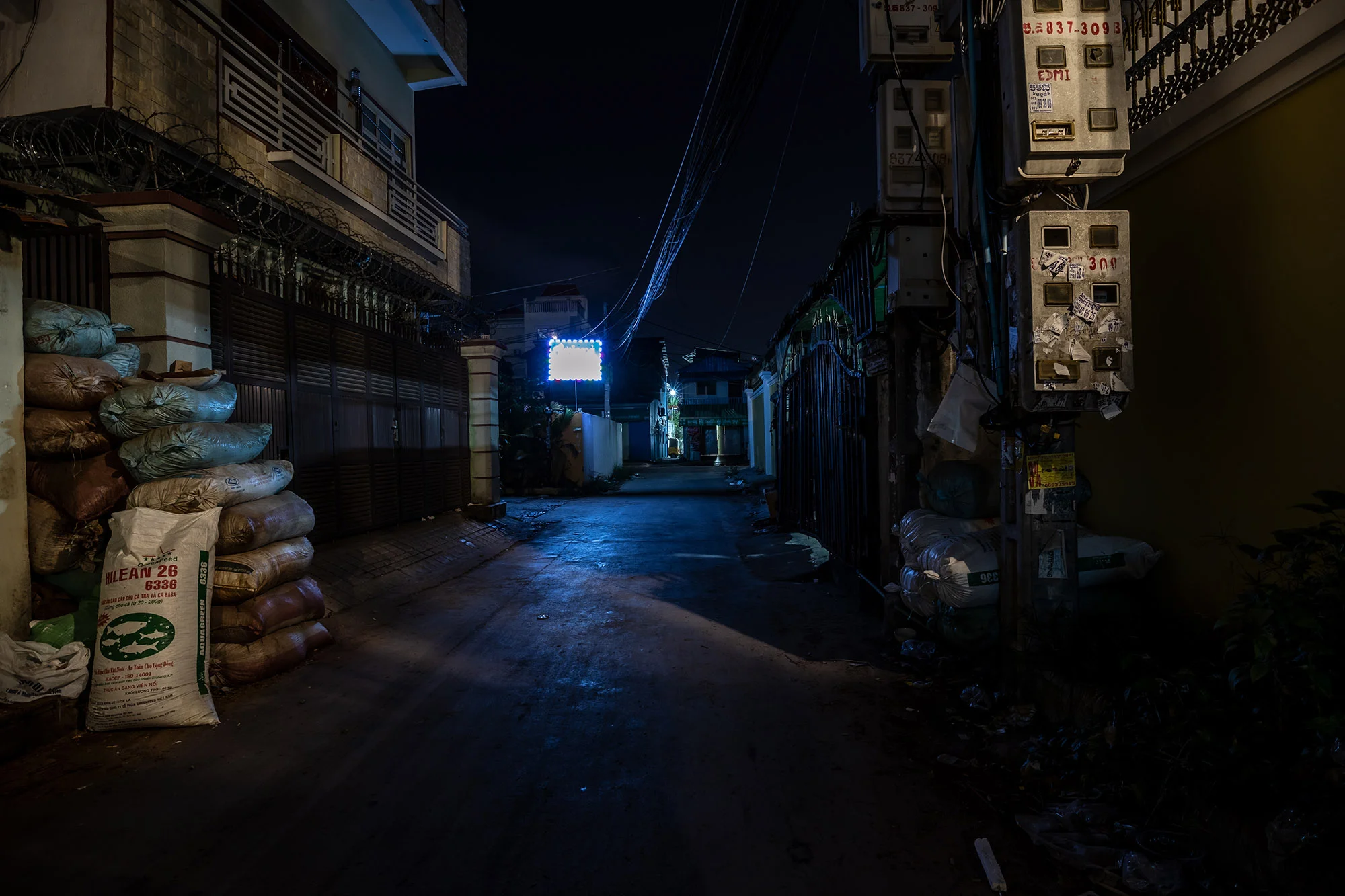 phnom_penh_night_img_6306_46127381982_o.jpg