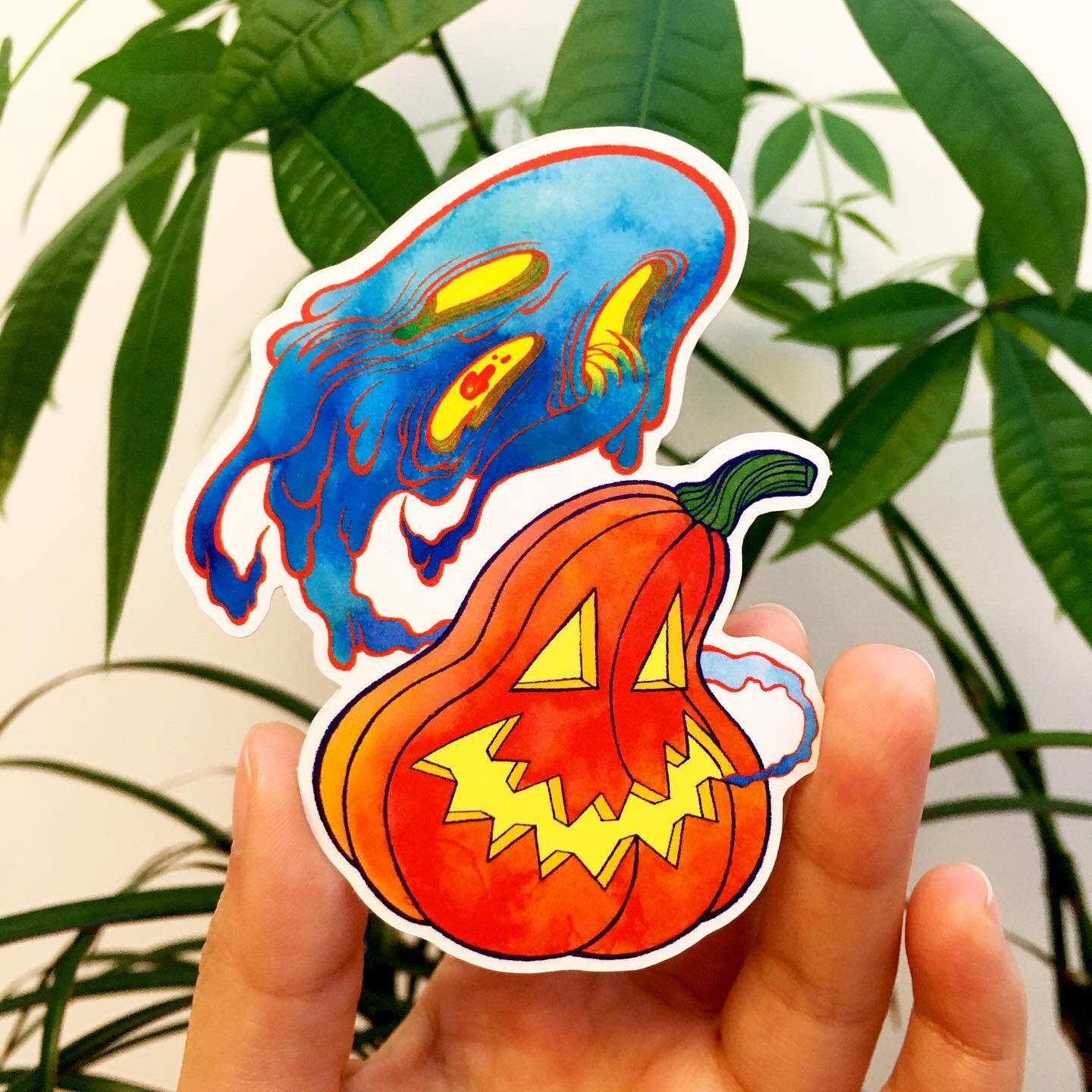 I made a limited run of these Halloween vinyl stickers for the spooky season! I was aiming for a bit of spooky and a bit of cute. Does it work? Either way, poor pumpkin becomes a ghost🎃 👻 
.
.
.
.
.
.
.
#halloweenstickers #vinylstickers #stickerapp