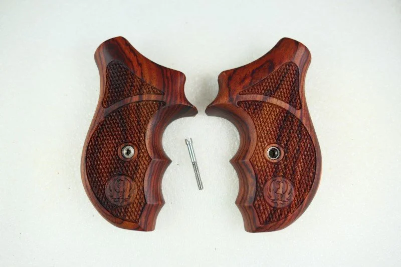 Handgun Grips for a Ruger SP-101 (P1190100)