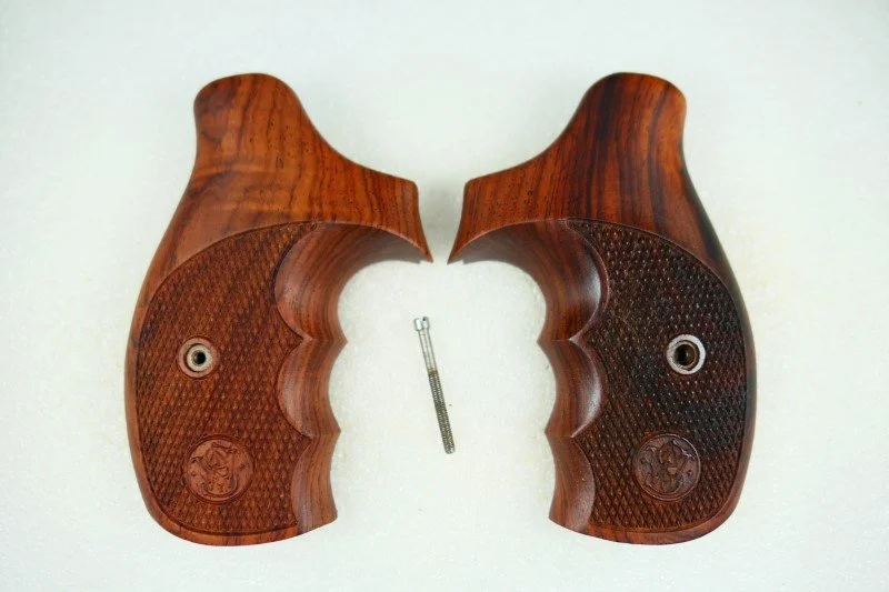 Handgun Grip for a  Smith & Wesson K or L frame with a round butt (P1200026)