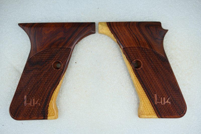 Handgun grips to fit a Heckler & Koch P7 or P7M8 handgun (P1240092)