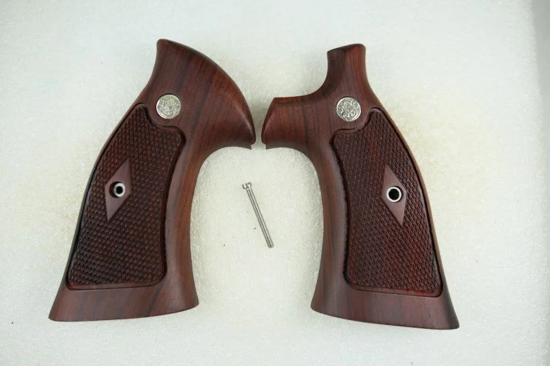 Handgun Grip for a S&W K or L frame, square butt handgun (P1240397)