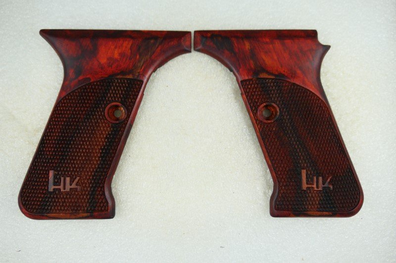 Handgun grips to fit a Heckler & Koch P7 or P7M8 handgun (P1240082)