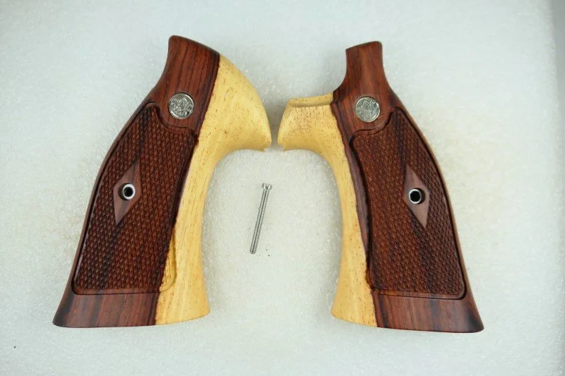 Handgun Grip for a S&W K or L frame, square butt handgun (P1240403)