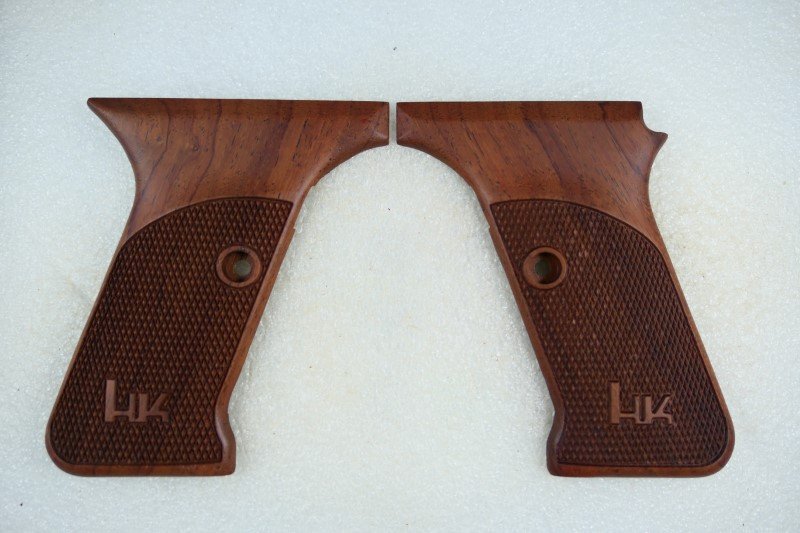Handgun grips to fit a Heckler & Koch P7 or P7M8 handgun (P1240071)
