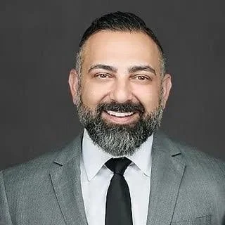 Bobby Taghavi