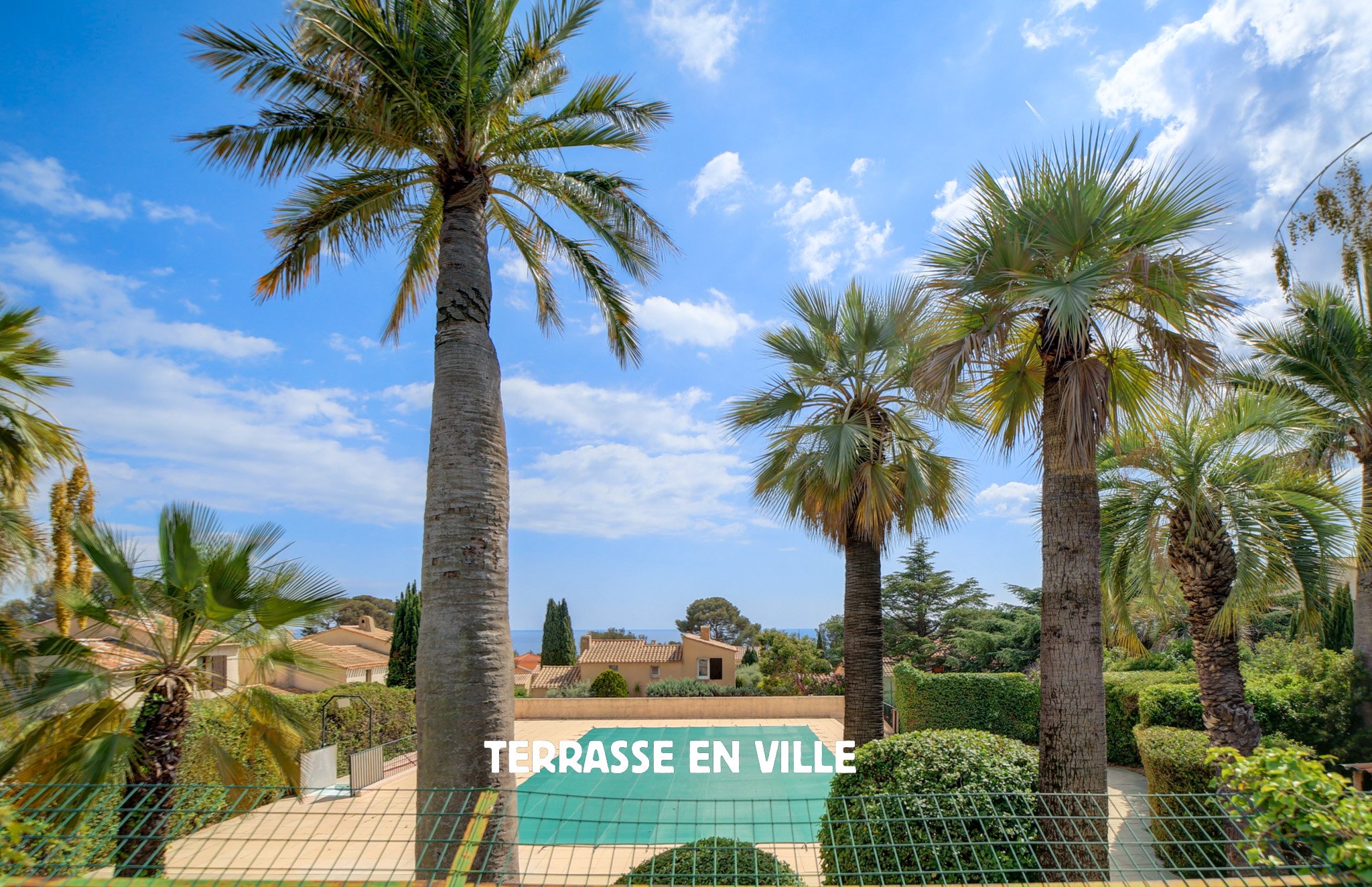 EXCLUSIVITÉ - LA CIOTAT - LE BALI - STUDIO 24M2 - TERRASSE - PISCINE - PROCHE PLAGE - 174 000€