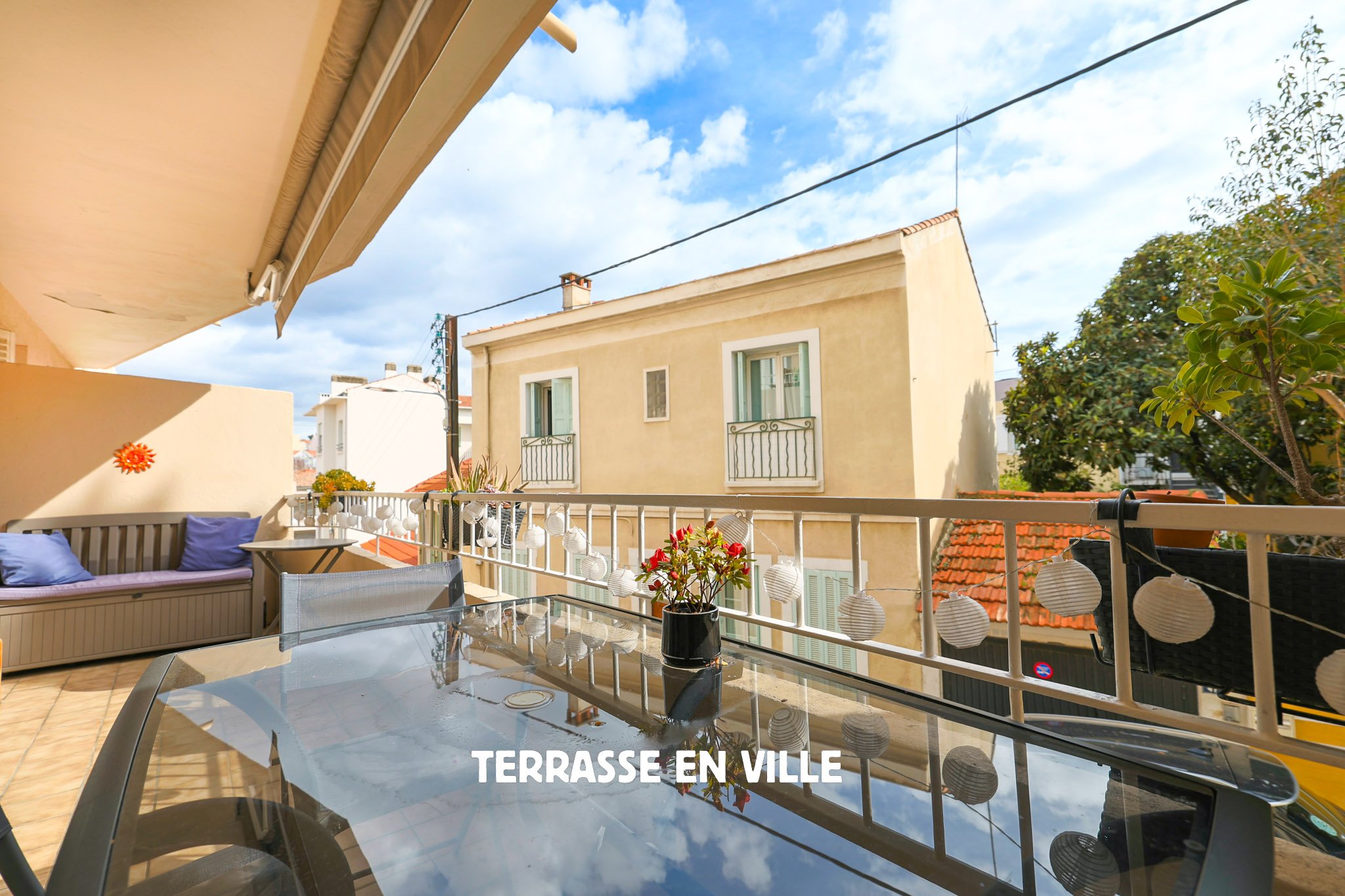 SOUS COMPROMIS - TOULON - MOURILLON - T3 63M2 - TERRASSE 12M2 - MER A PIED - 294 000€