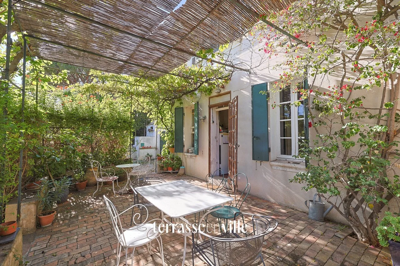 TOULON - BAS FARON - MAISON 1900 - T5 115M2 - PARC ARBORE 2200M2 - DEPENDANCE- 880 000€