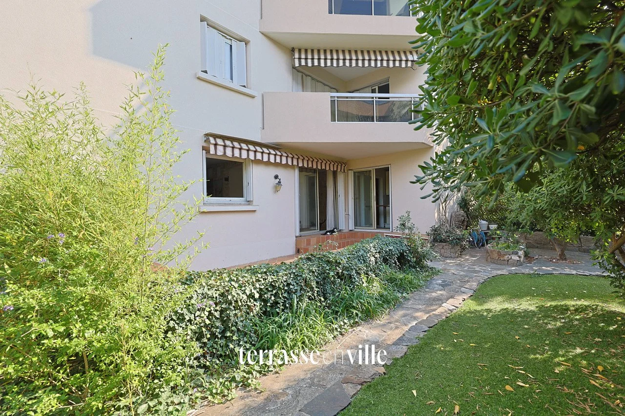 TOULON - LA SERINETTE - RDJ T5 95M2 - JARDIN 200M2 - PARKING - CAVE - 398 000€